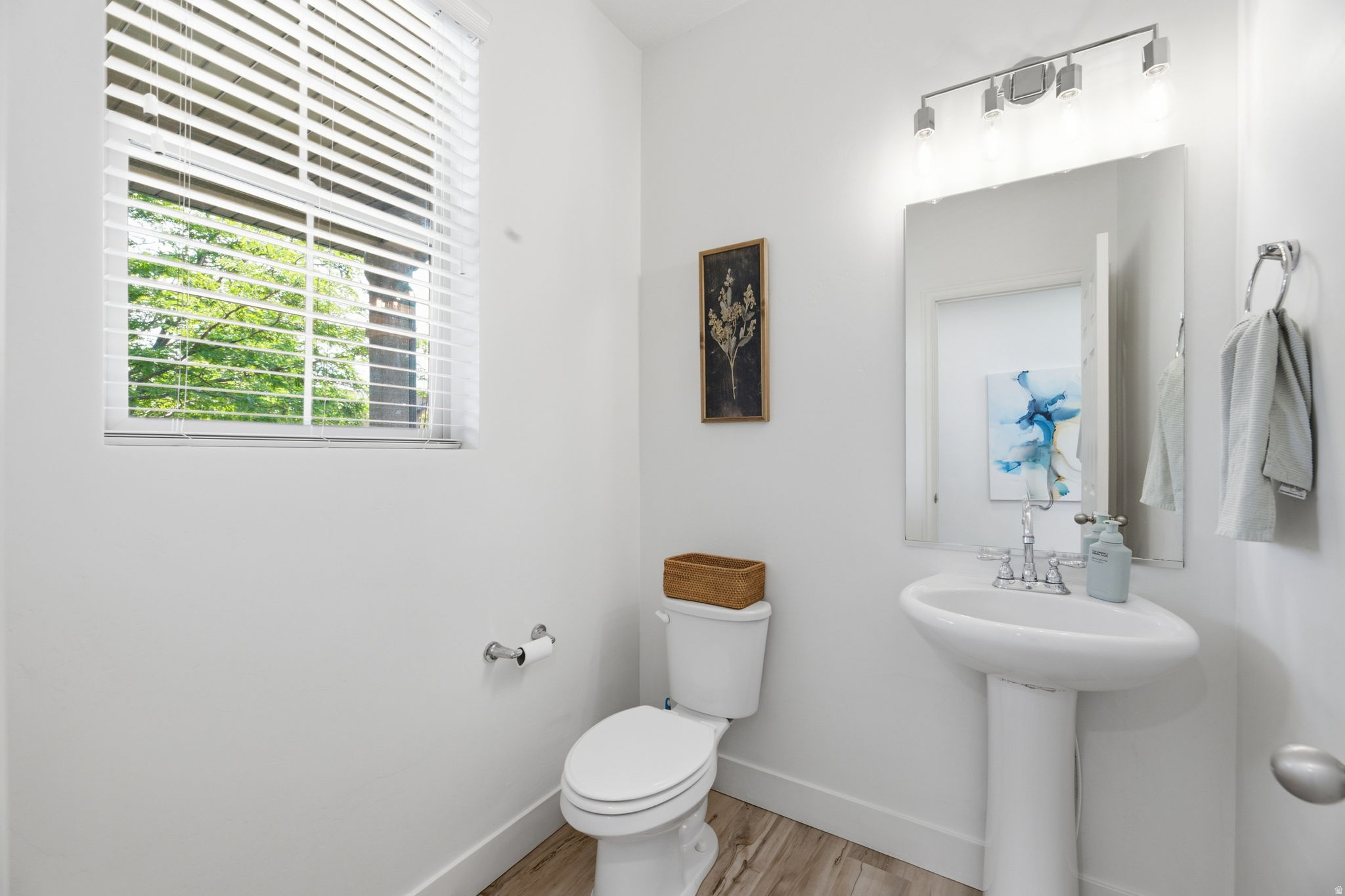 SILVER LAKE - Residential