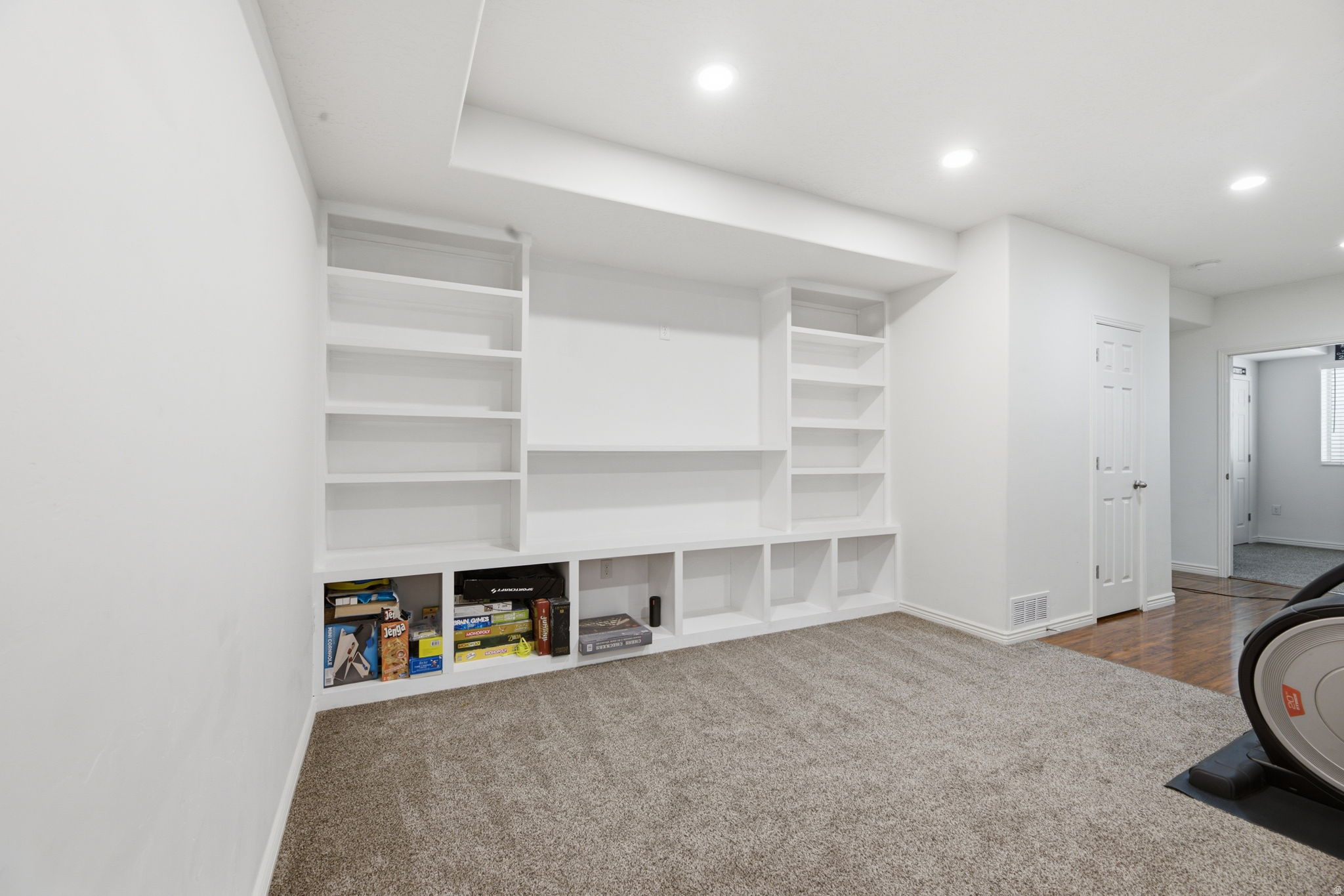 SILVER LAKE - Residential