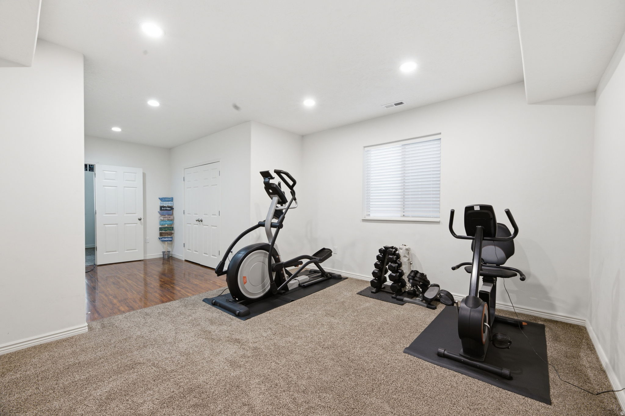 SILVER LAKE - Residential