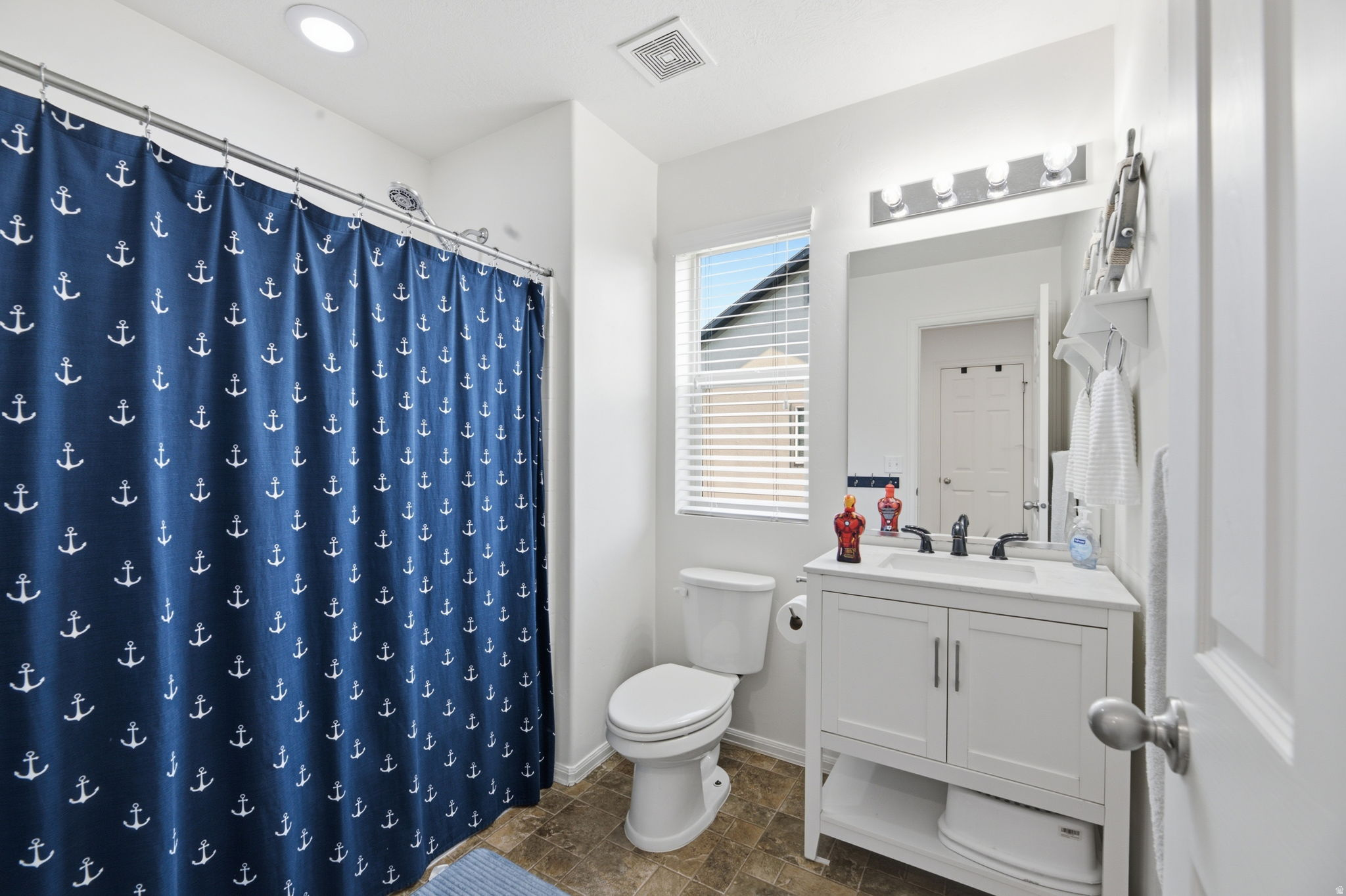 SILVER LAKE - Residential