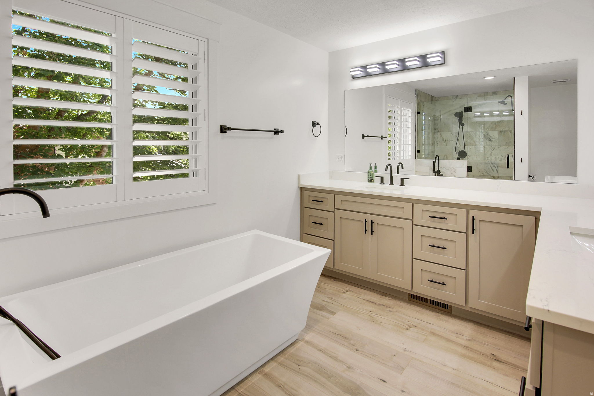 SOMERSET FARM - Residential