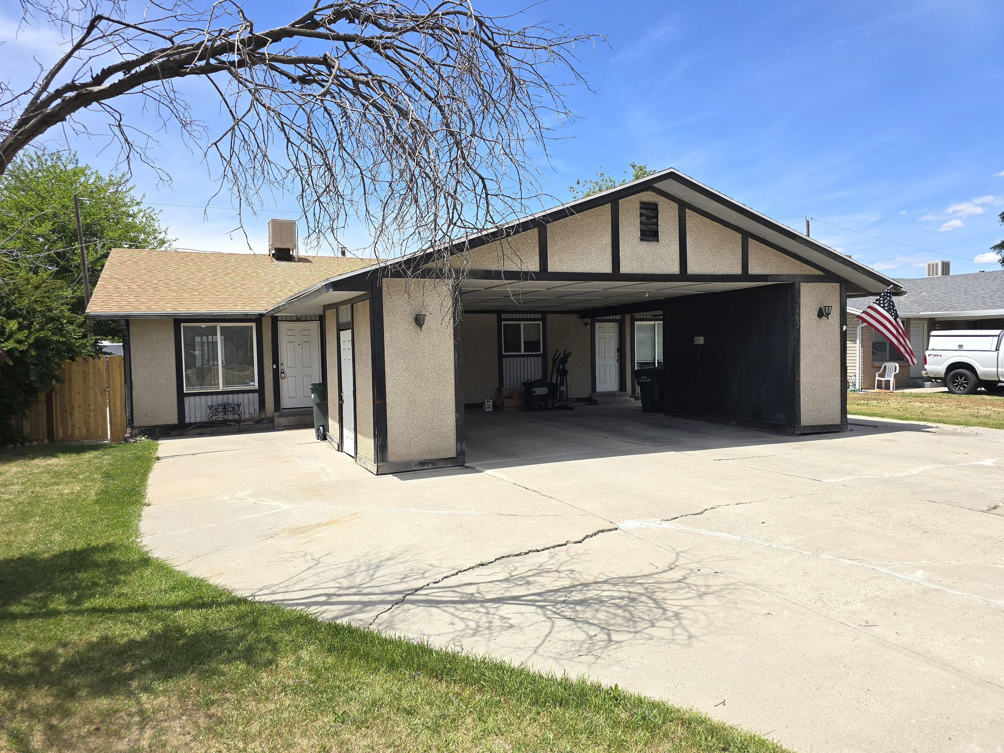RIVERSIDE - Residential