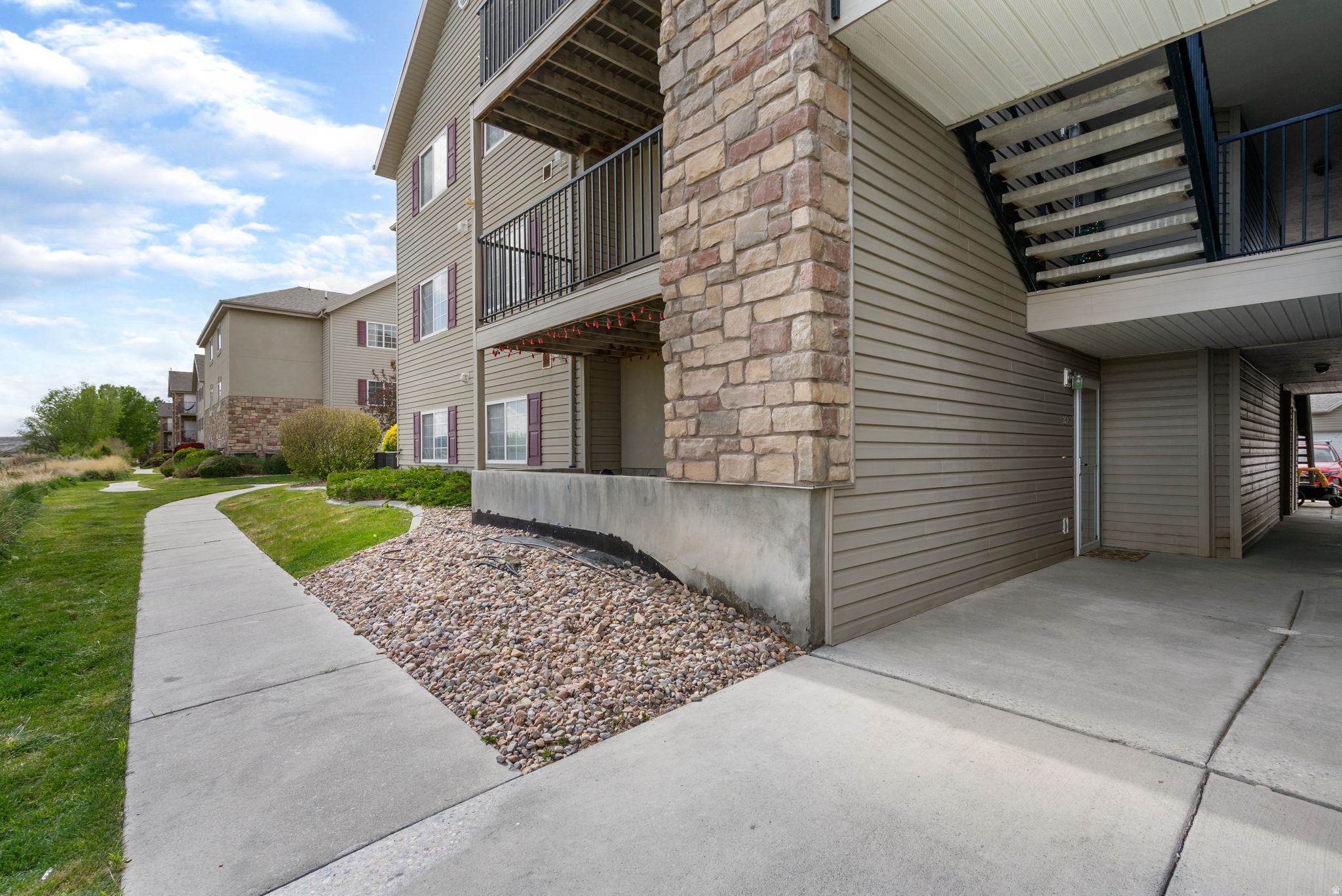 HILLCREST - Residential