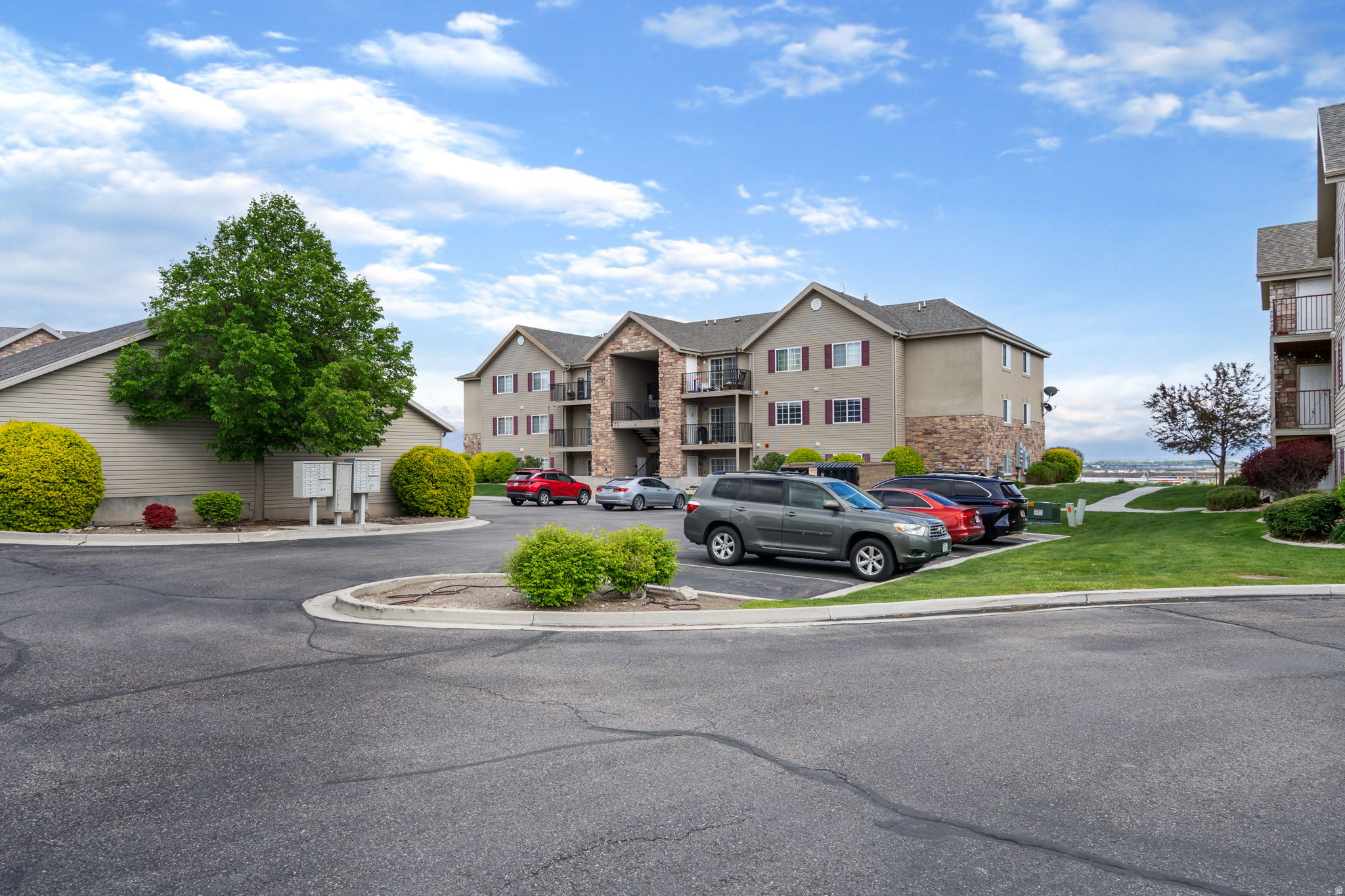 HILLCREST - Residential