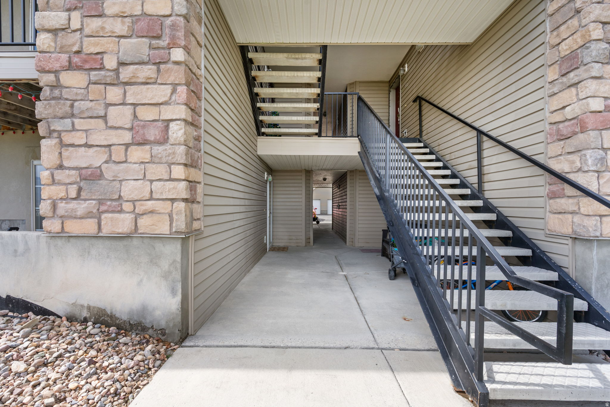 HILLCREST - Residential