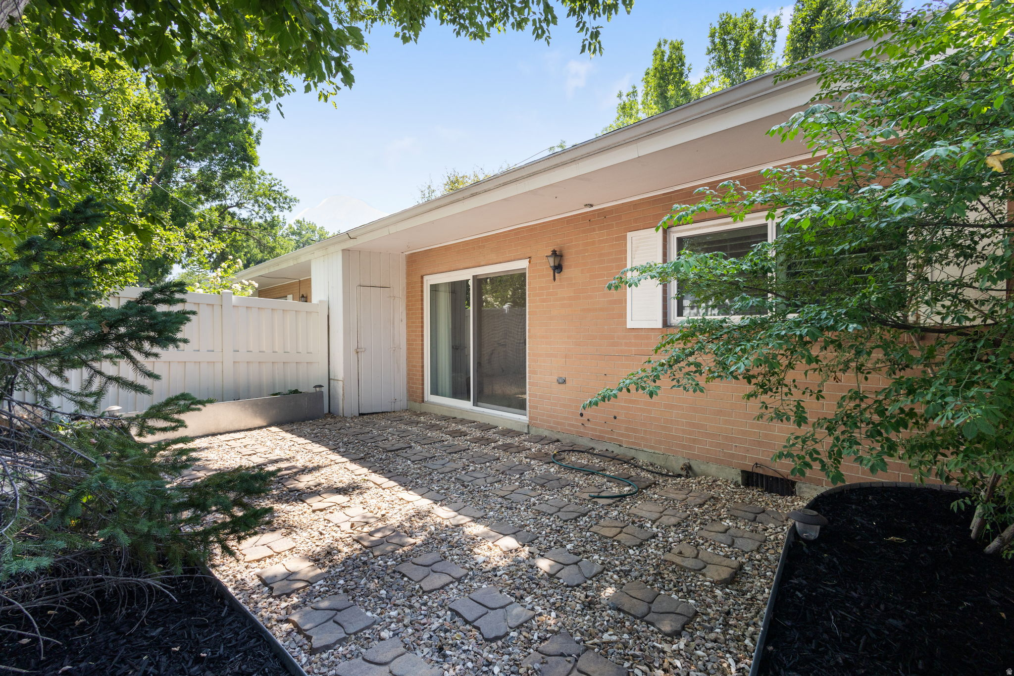 CARRIAGE LANE - Residential
