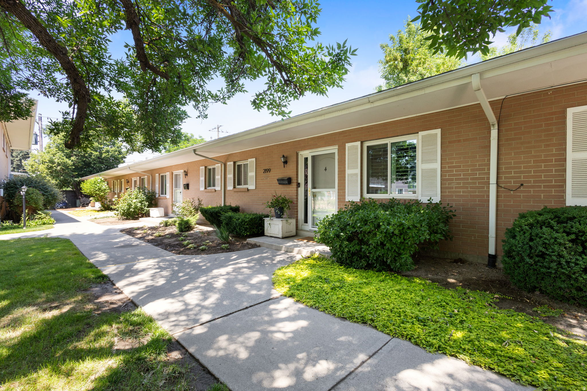 CARRIAGE LANE - Residential