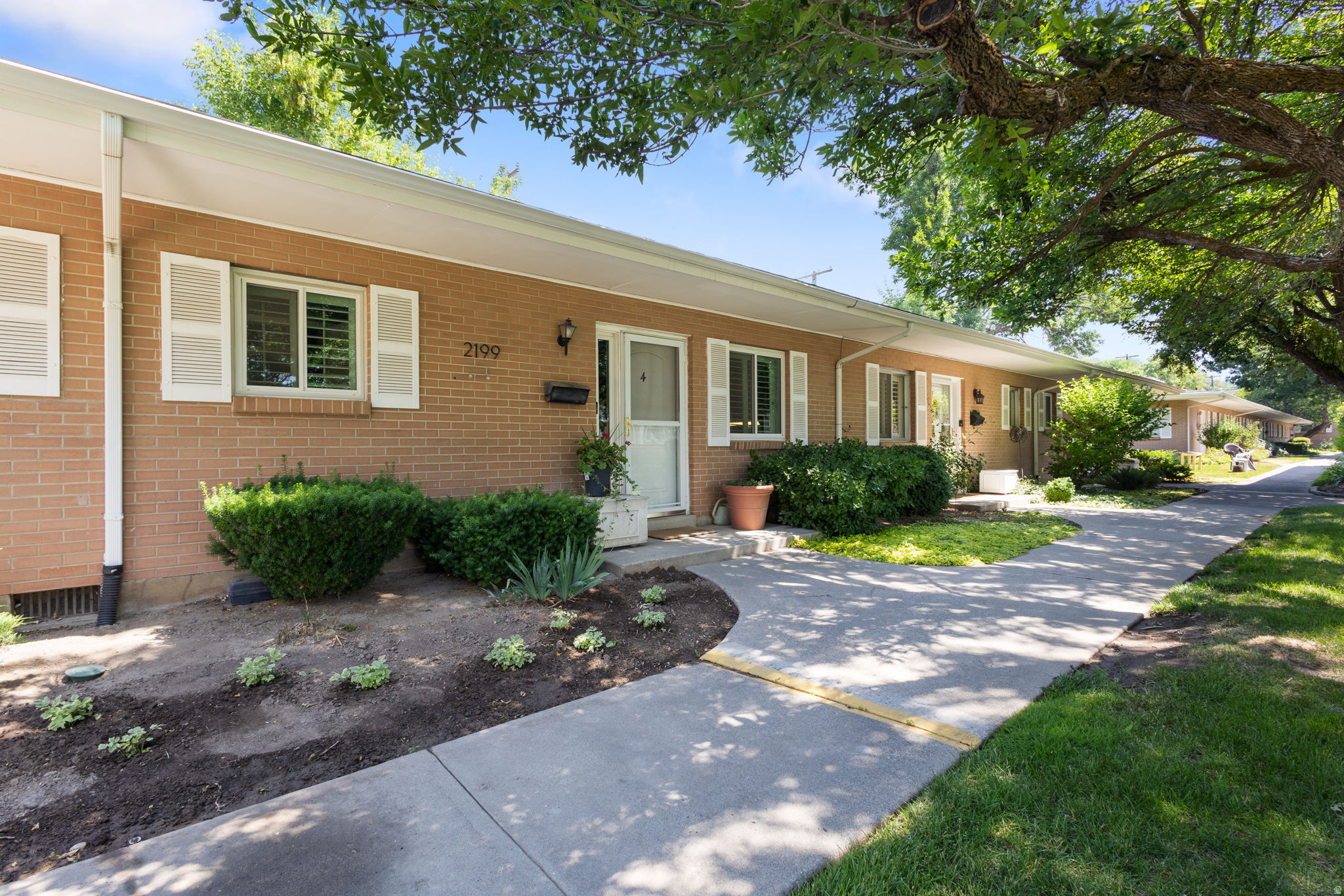 CARRIAGE LANE - Residential