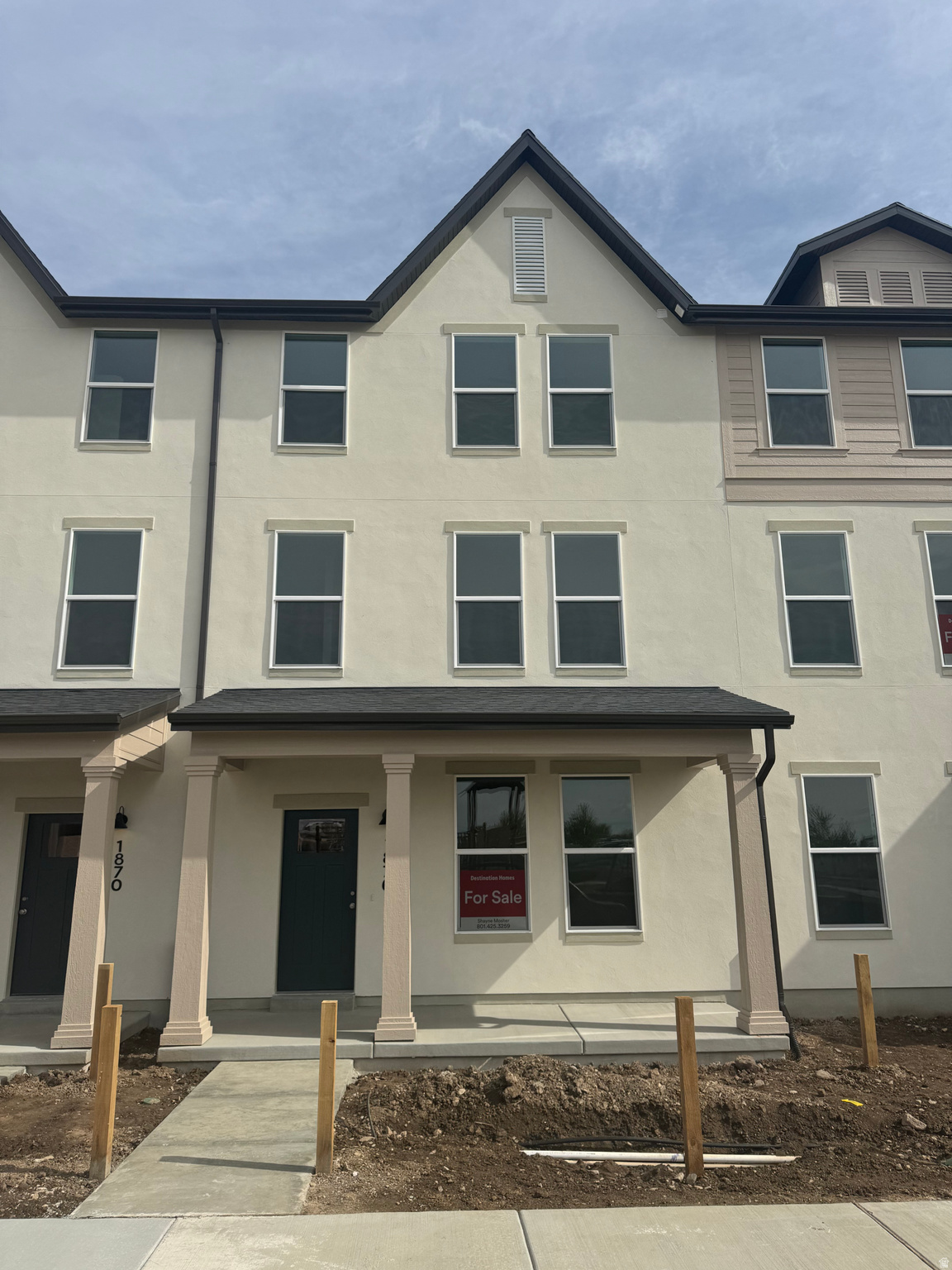 Oakridge floor plan in the Trailside community. Primary Suite with double sinks, walk-in closet. Gourmet kitchen with upgraded cabinets, quartz countertops and stainless steel appliances. Flex room on main level could be 4th bedroom or home office. Trailside community features a hammock park, playground, Paw Park, bike and walking trials! Visit our model home at 1833 W 1150 N, Layton, UT 84041 Mon-Sat, 11 AM - 6 PM.