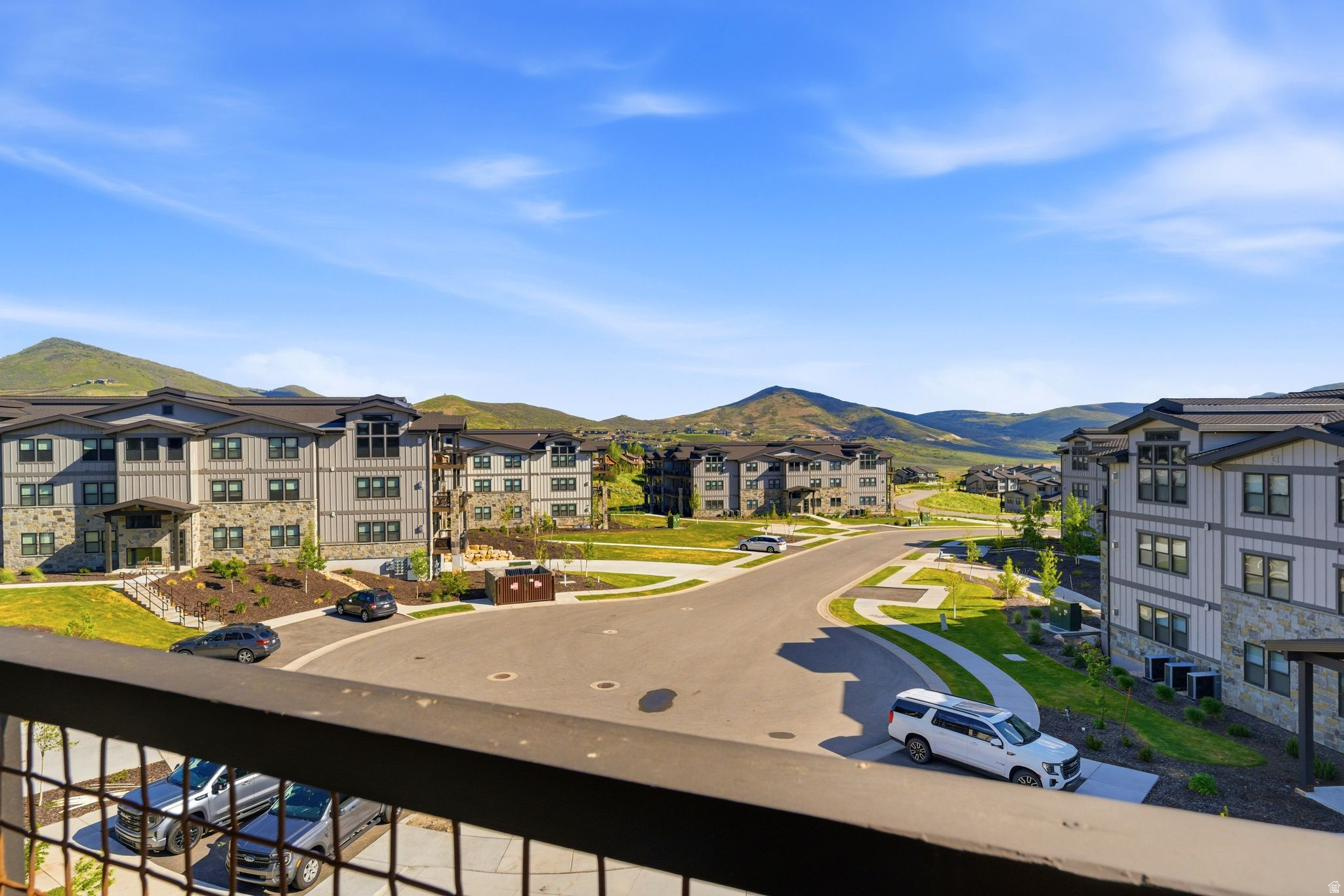 MAYFLOWER LAKESIDE - Residential