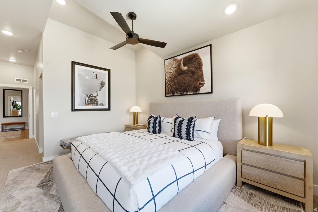 MAYFLOWER LAKESIDE - Residential