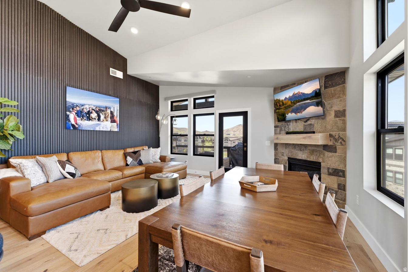 MAYFLOWER LAKESIDE - Residential