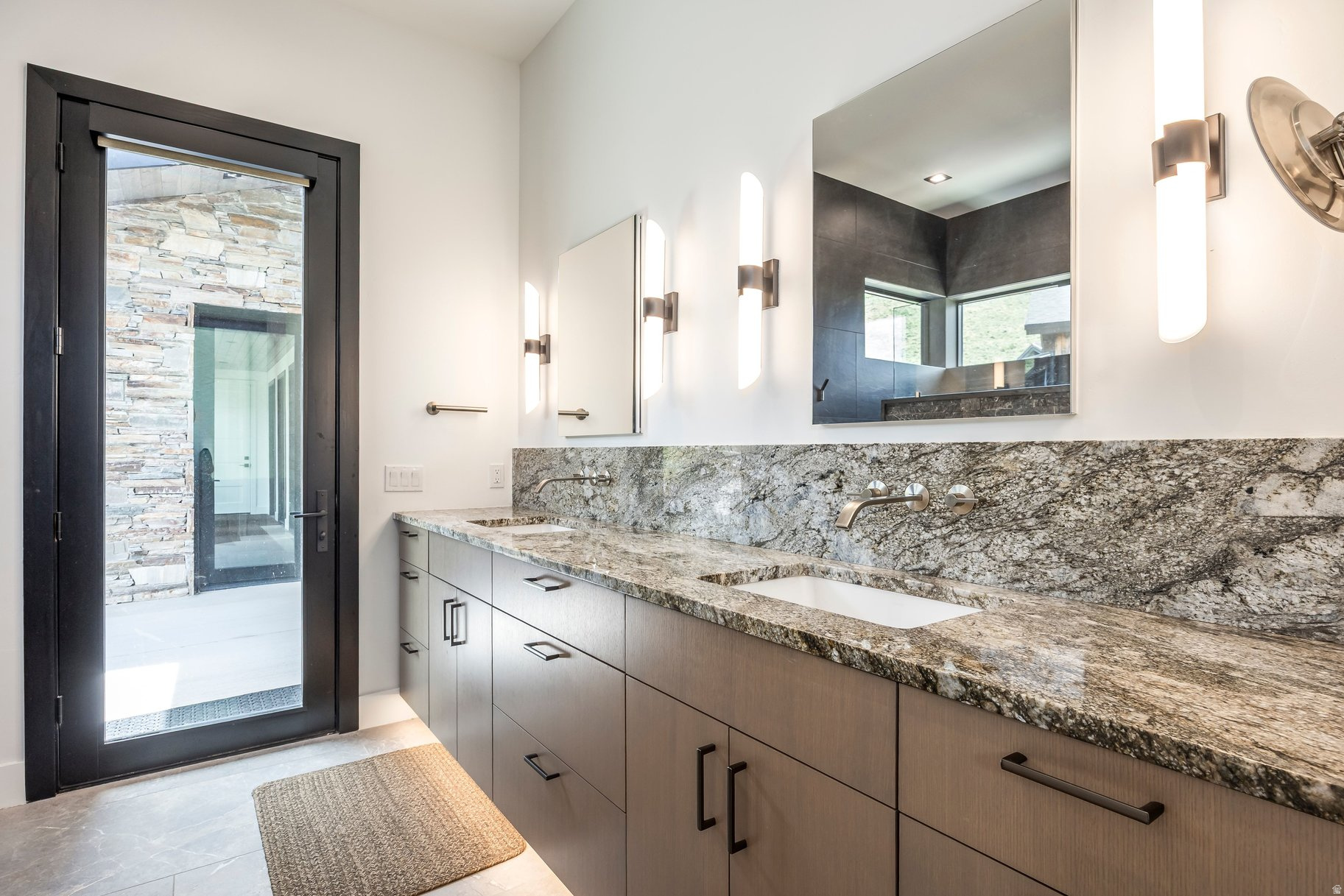 HIGH STAR RANCH - Residential