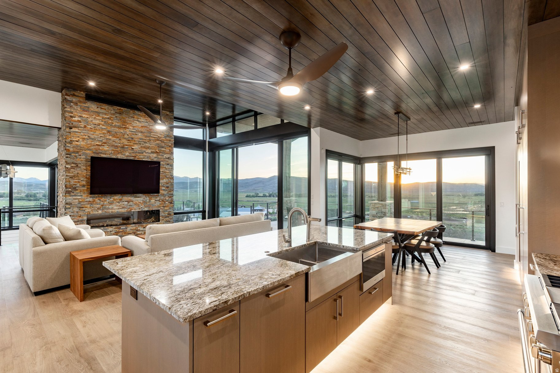 HIGH STAR RANCH - Residential