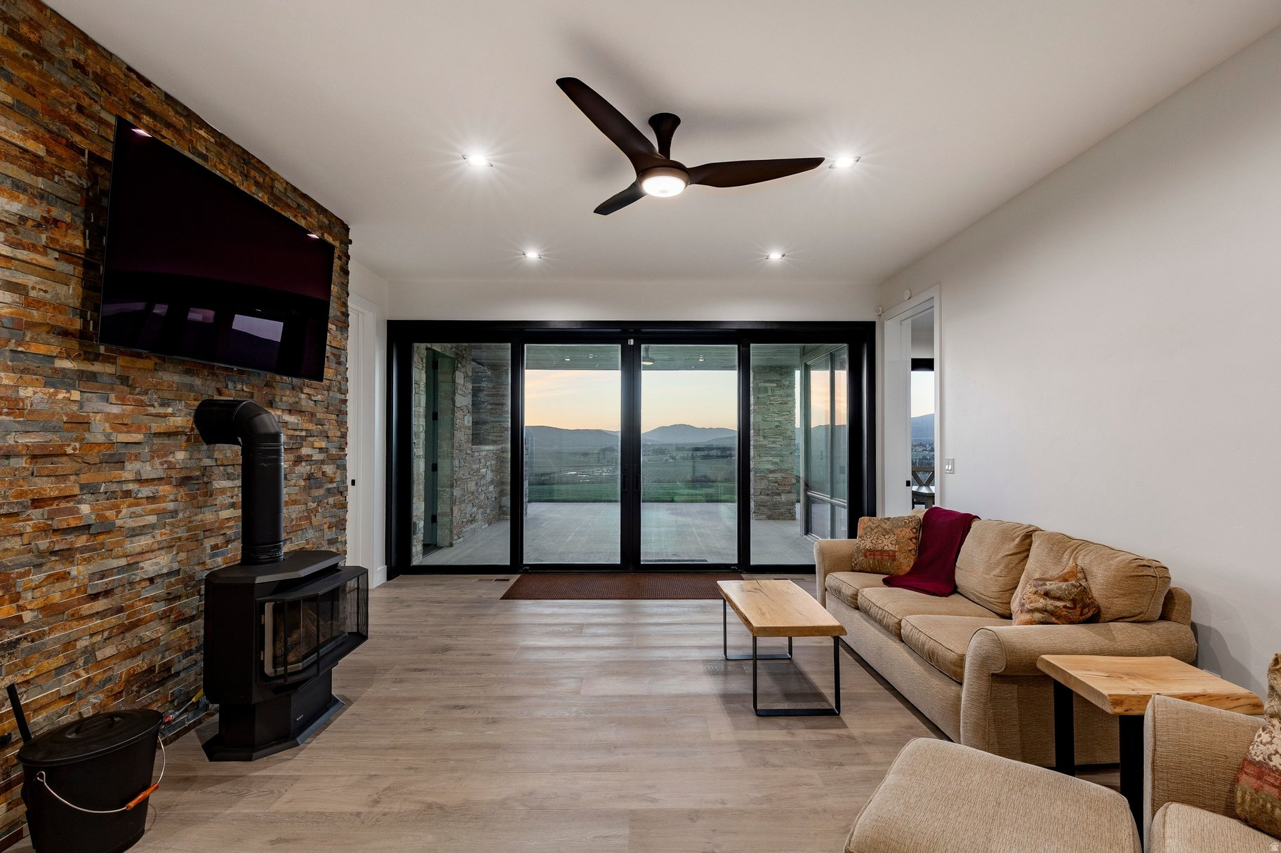 HIGH STAR RANCH - Residential