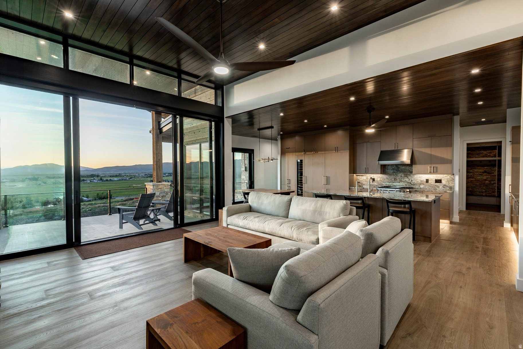 HIGH STAR RANCH - Residential
