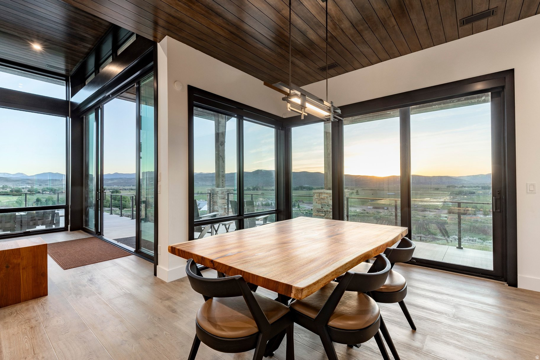 HIGH STAR RANCH - Residential