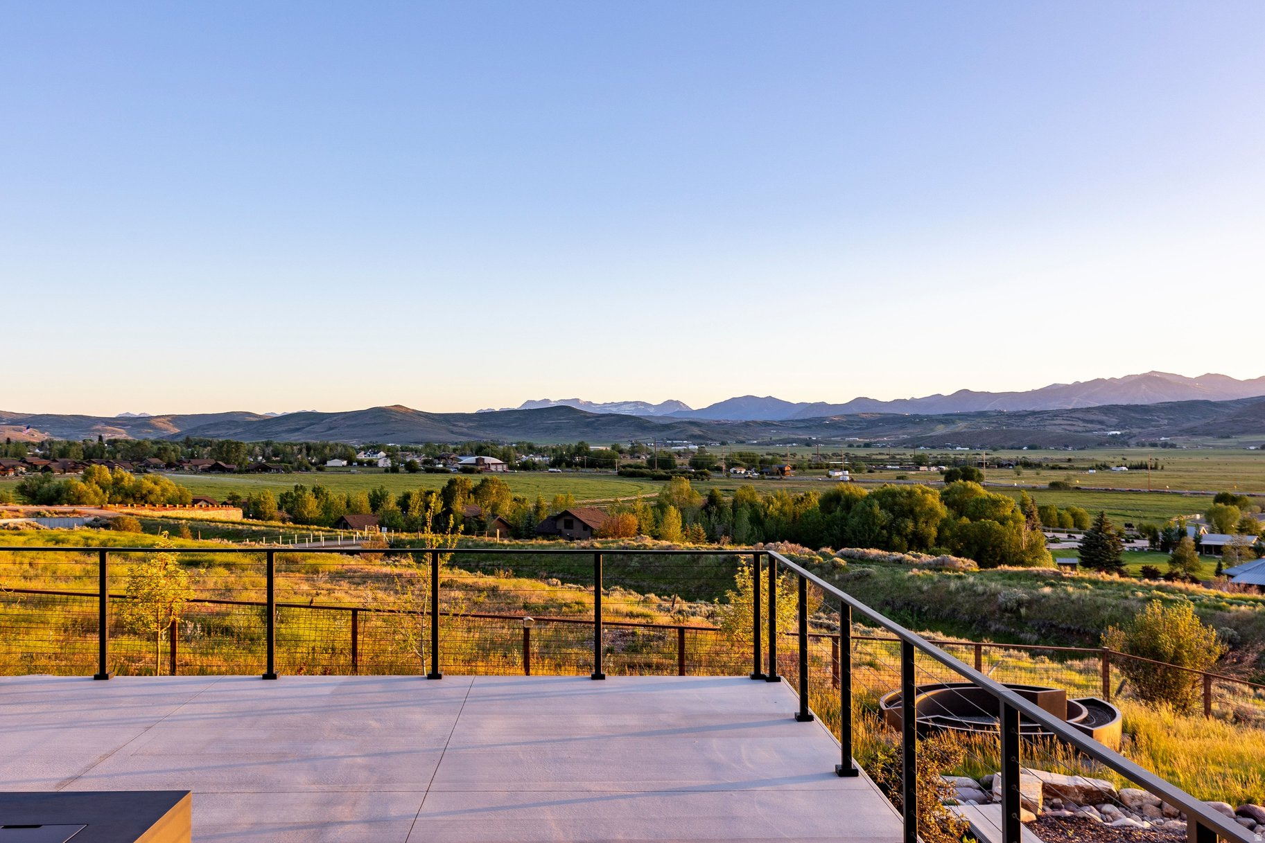 HIGH STAR RANCH - Residential