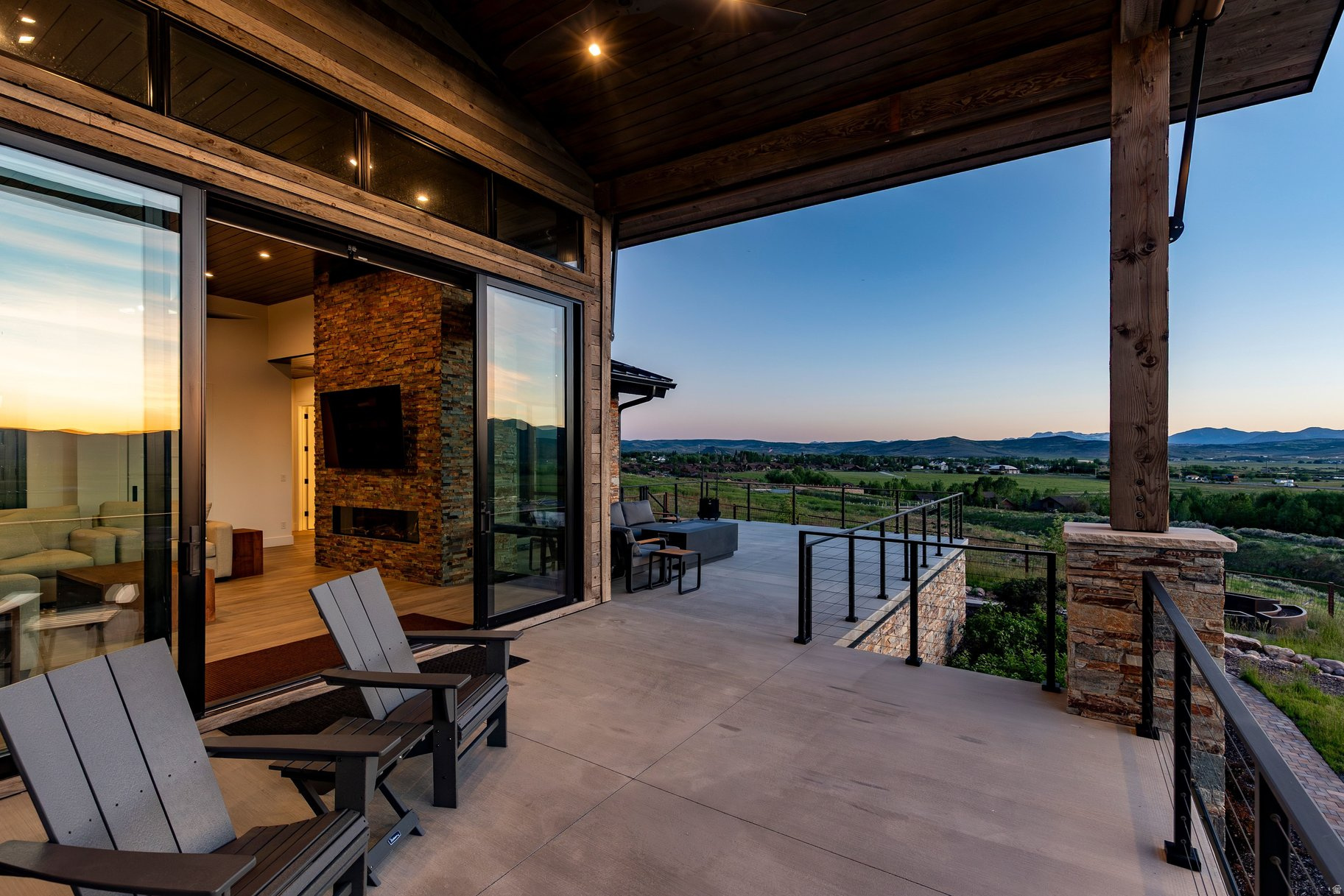 HIGH STAR RANCH - Residential