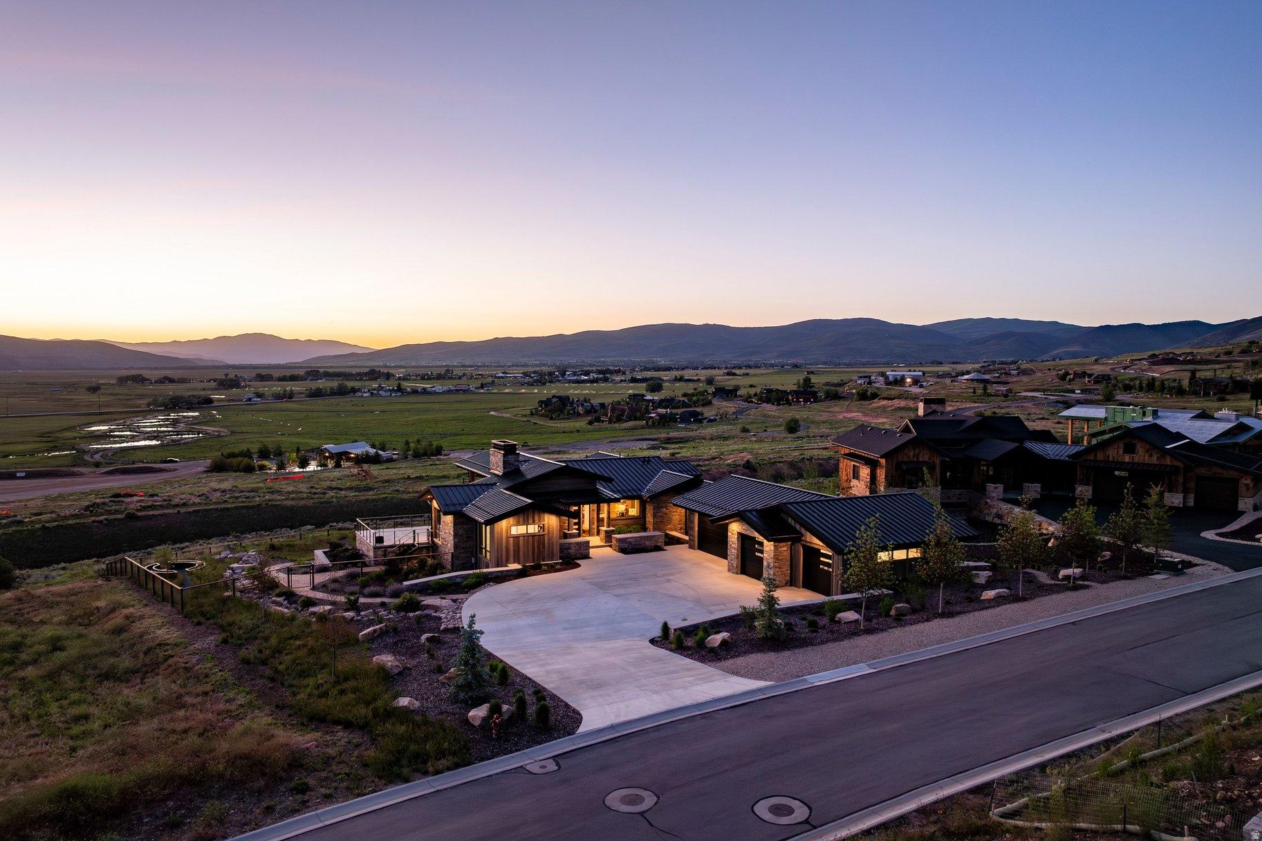 HIGH STAR RANCH - Residential