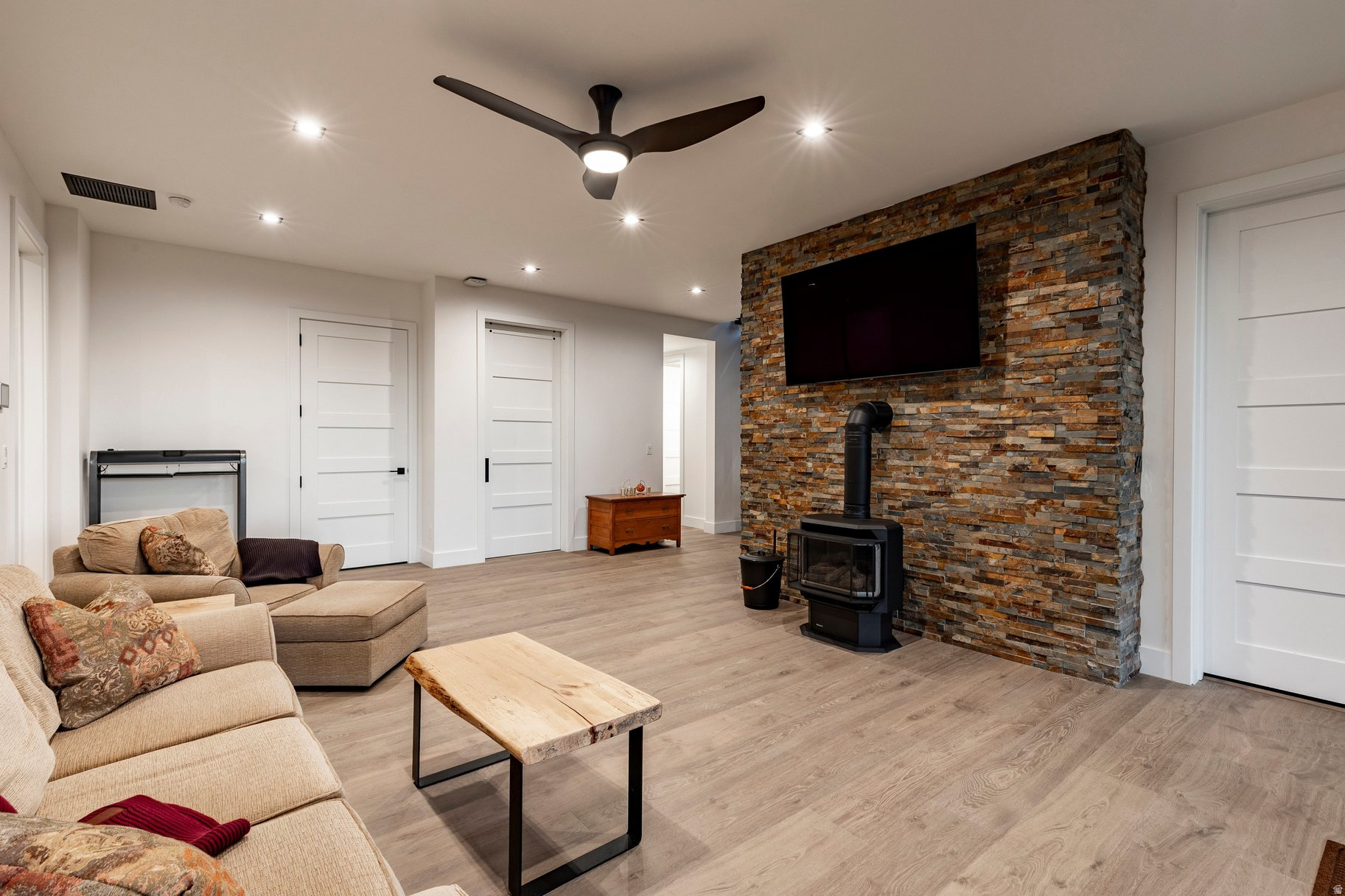 HIGH STAR RANCH - Residential
