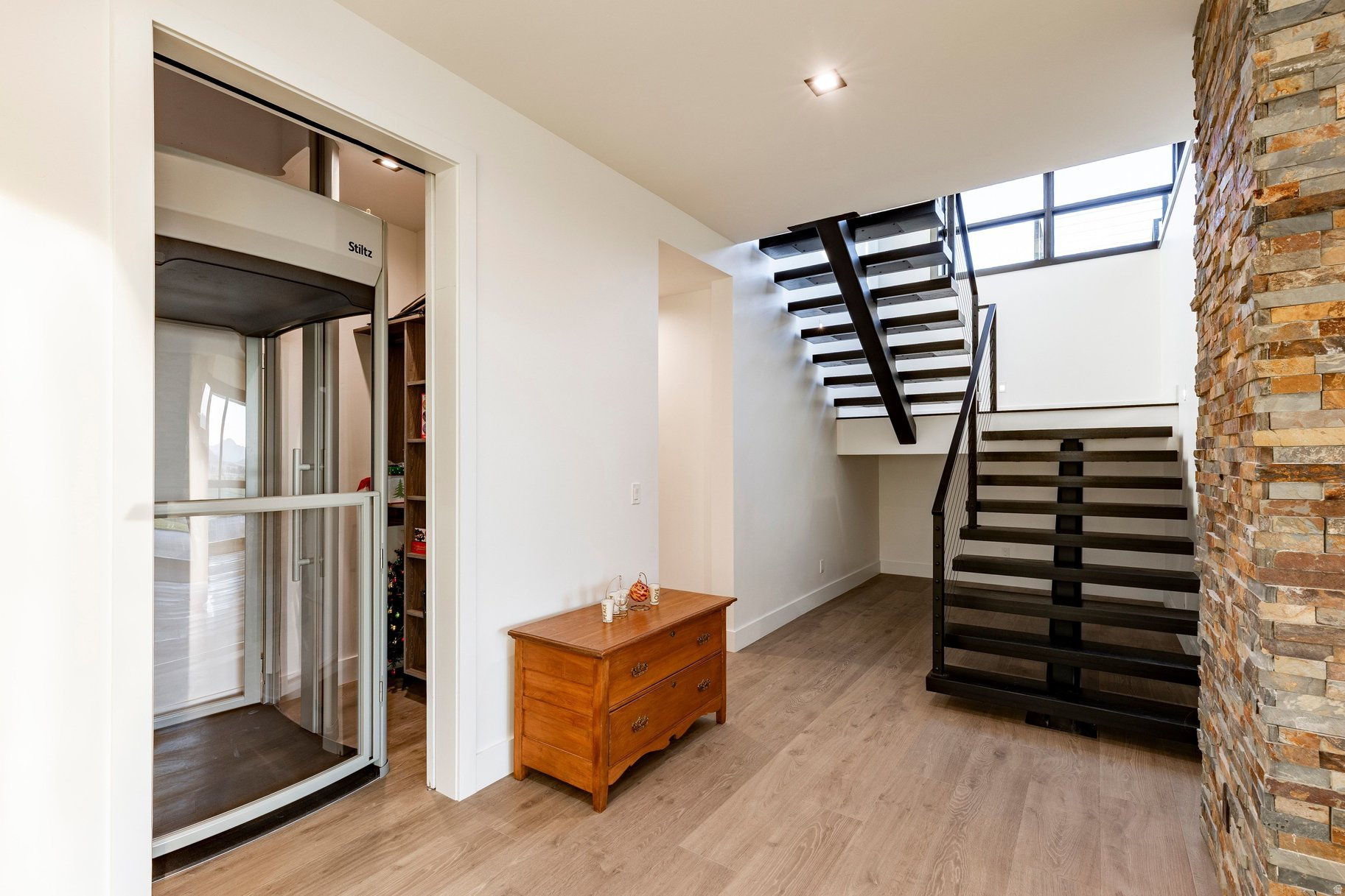 HIGH STAR RANCH - Residential
