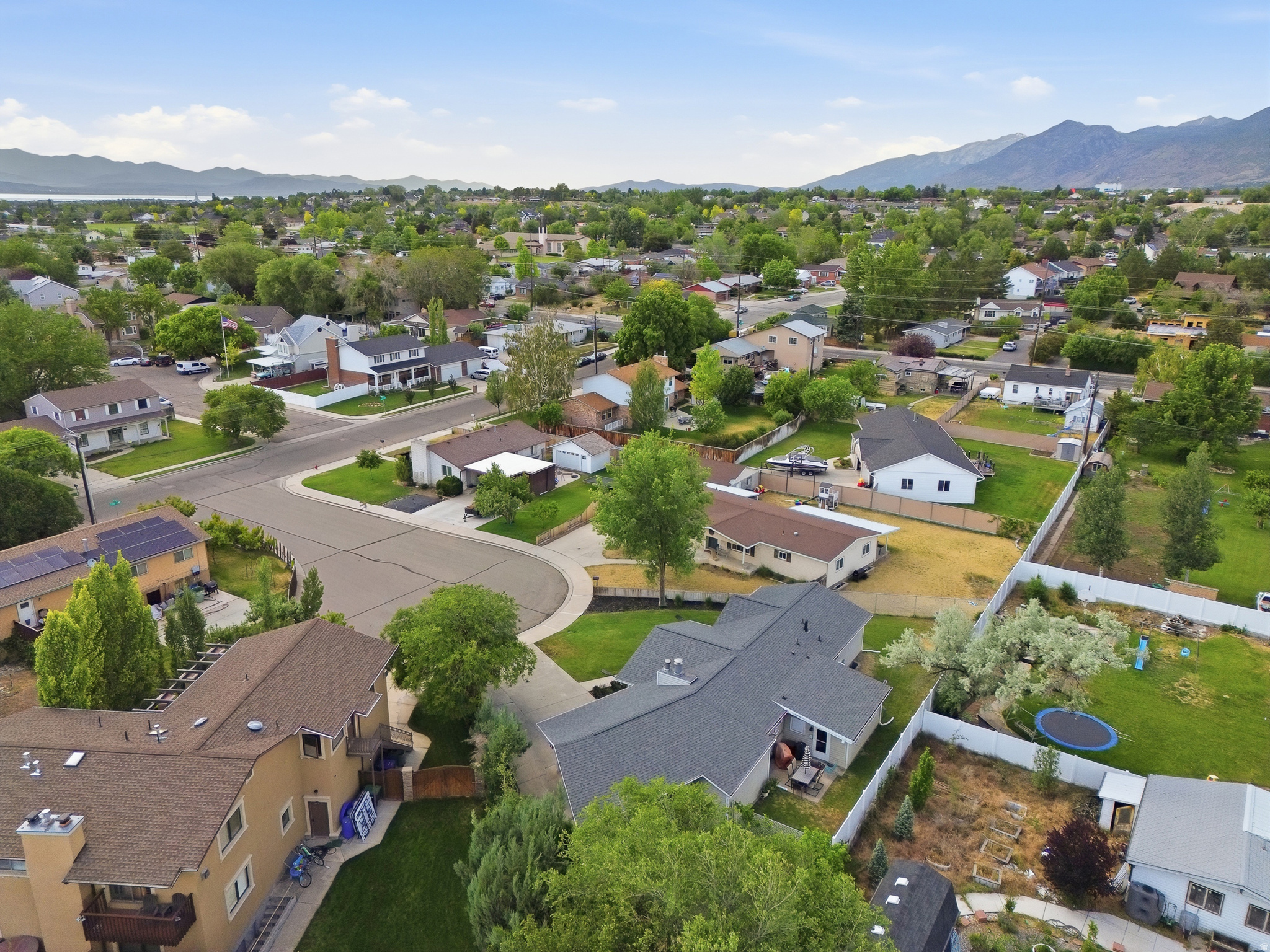 MOUNTAIN VIEW - Residential
