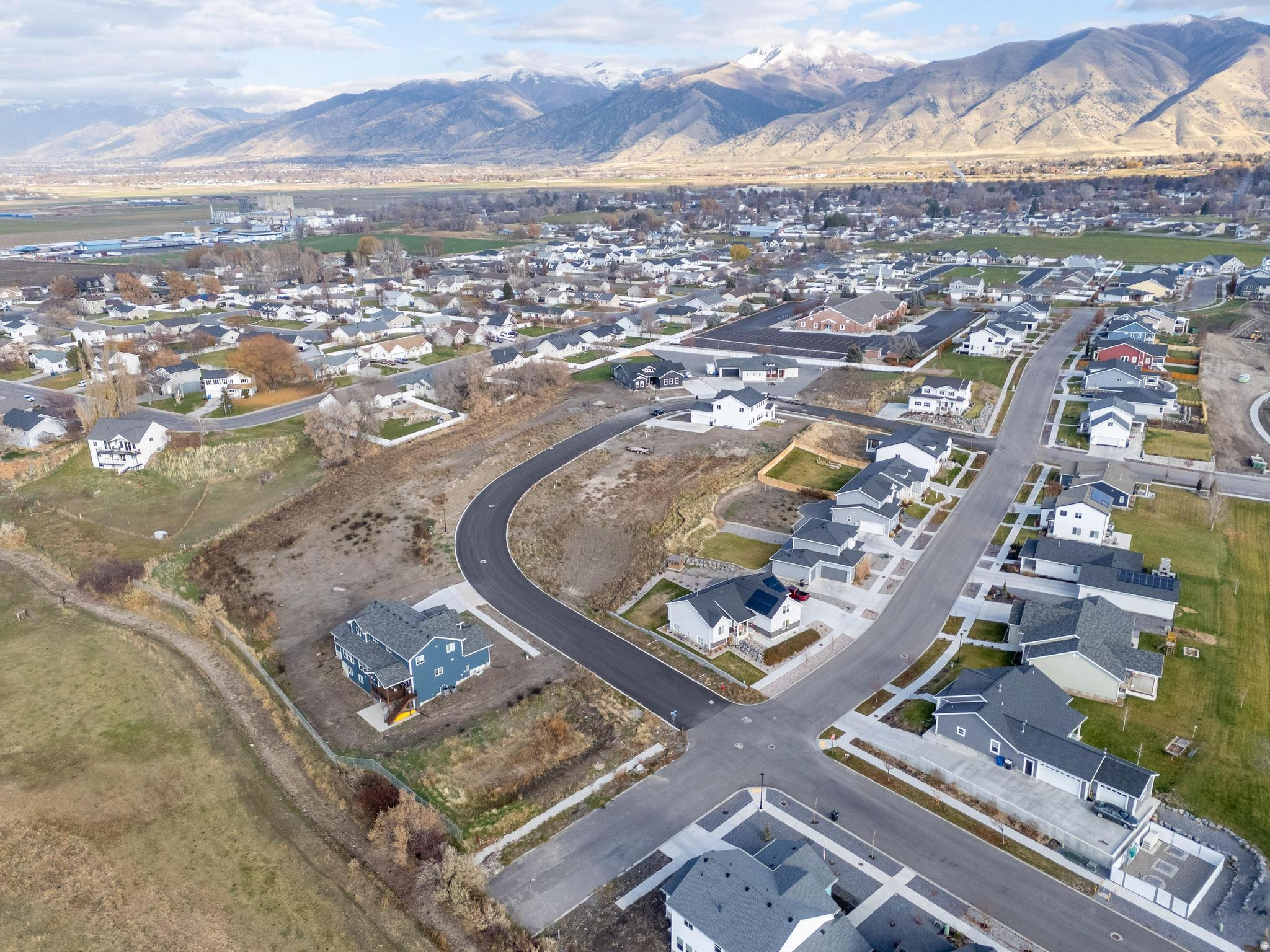 MOUNT STERLING - Land