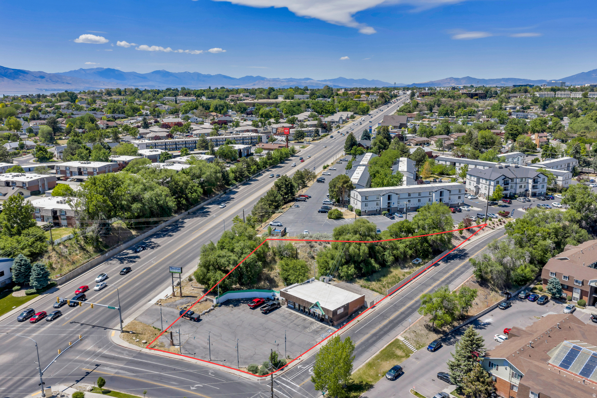 Prime lease opportunity on 0.8 acres along State Street in Provo, one of Utah County's most active commercial corridors. With strong daily traffic counts, excellent visibility, and a growing surrounding market, this site is well positioned for retail and office use. Build-to-suit lease (BTS) lease or ground lease also available. Contact listing agent for details.