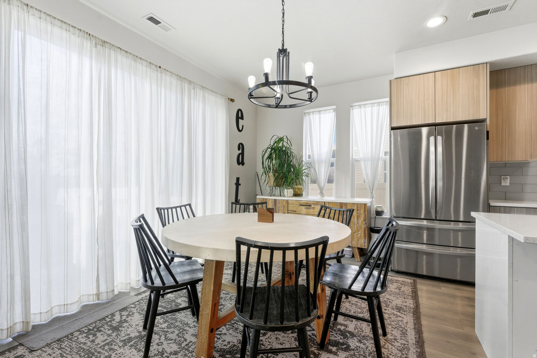 YULISA ESTATES - Residential