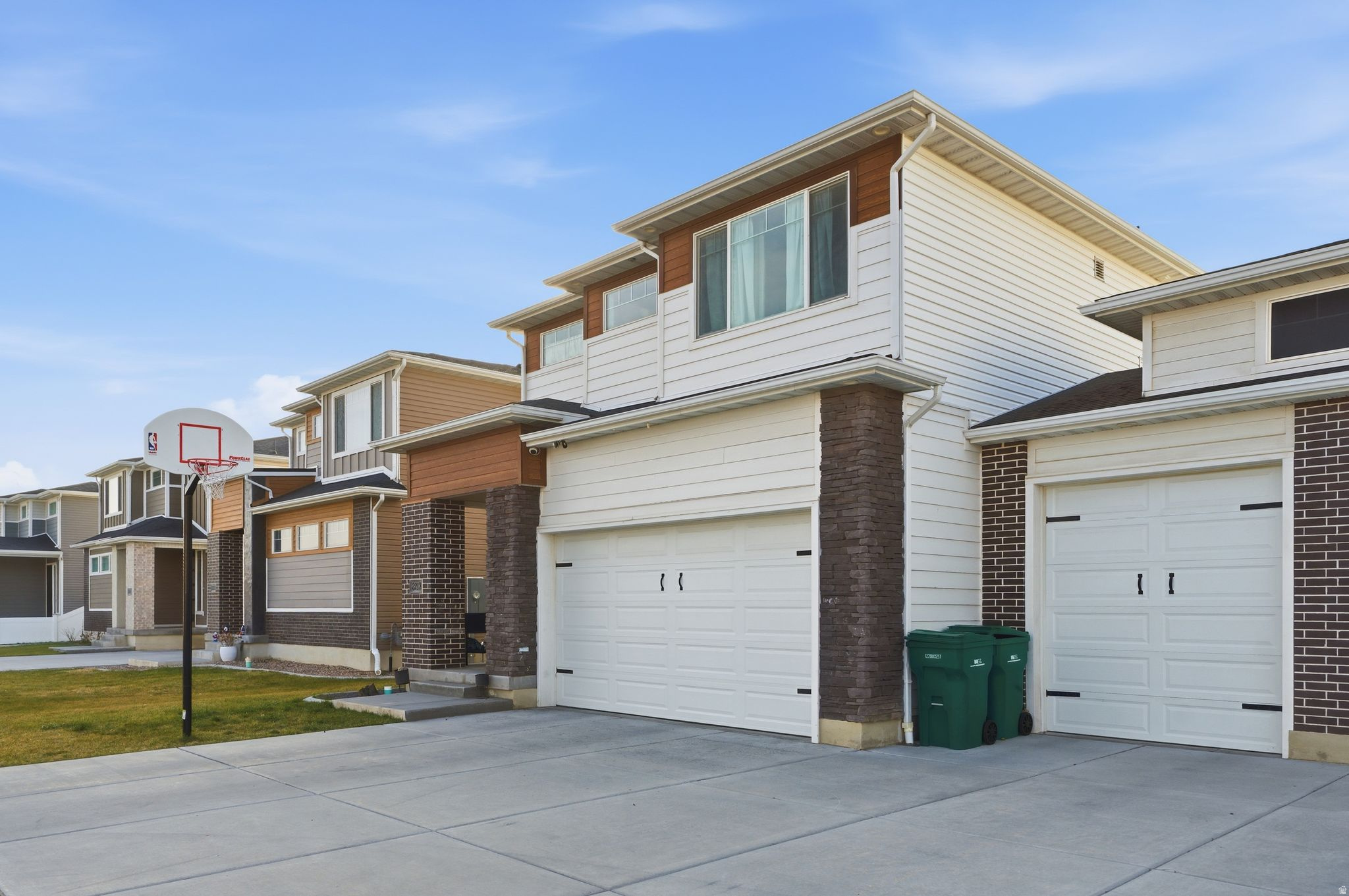 YULISA ESTATES - Residential