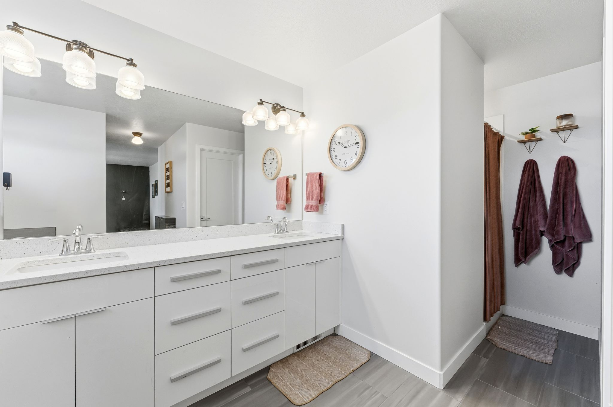 YULISA ESTATES - Residential