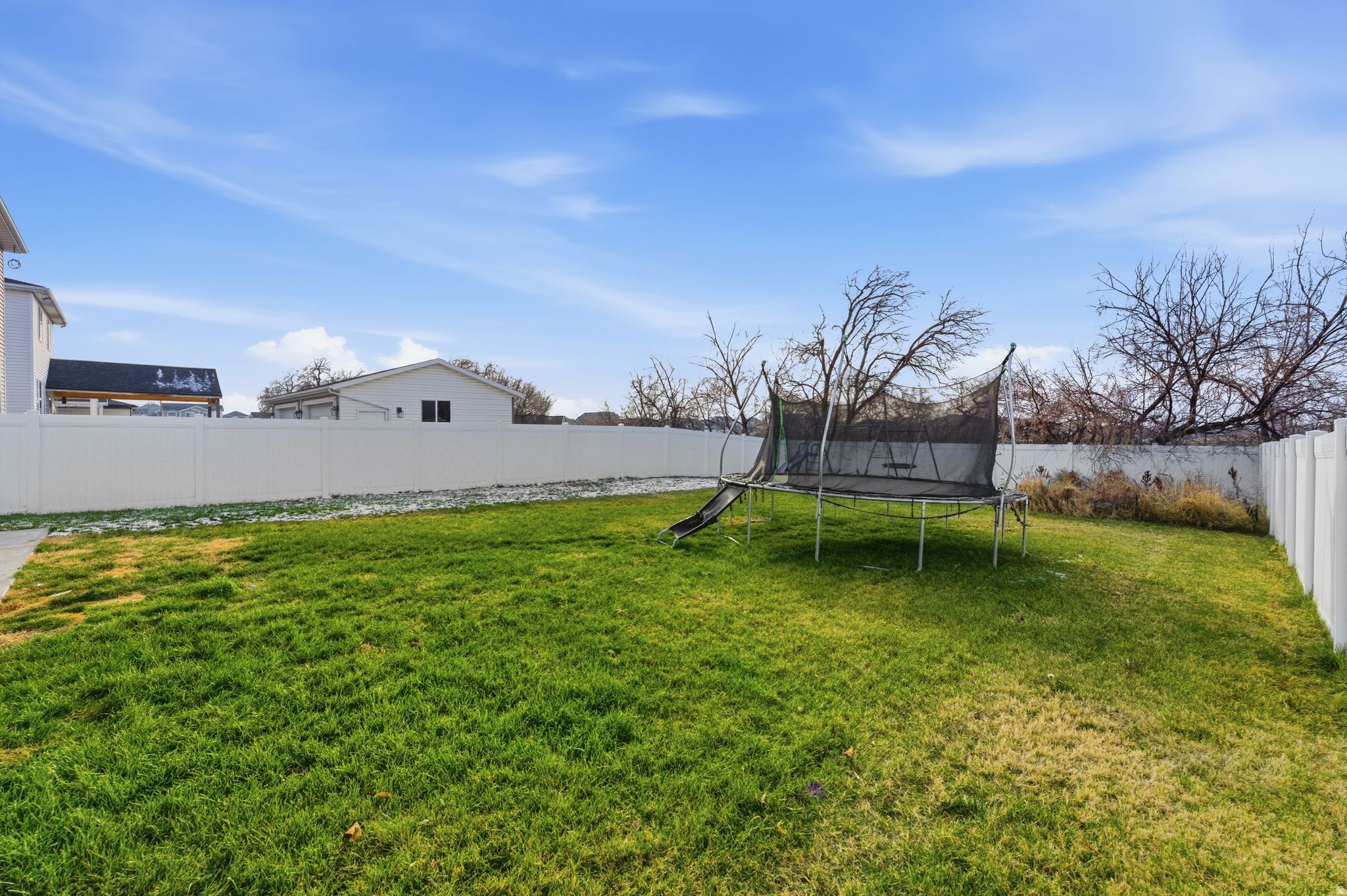 YULISA ESTATES - Residential
