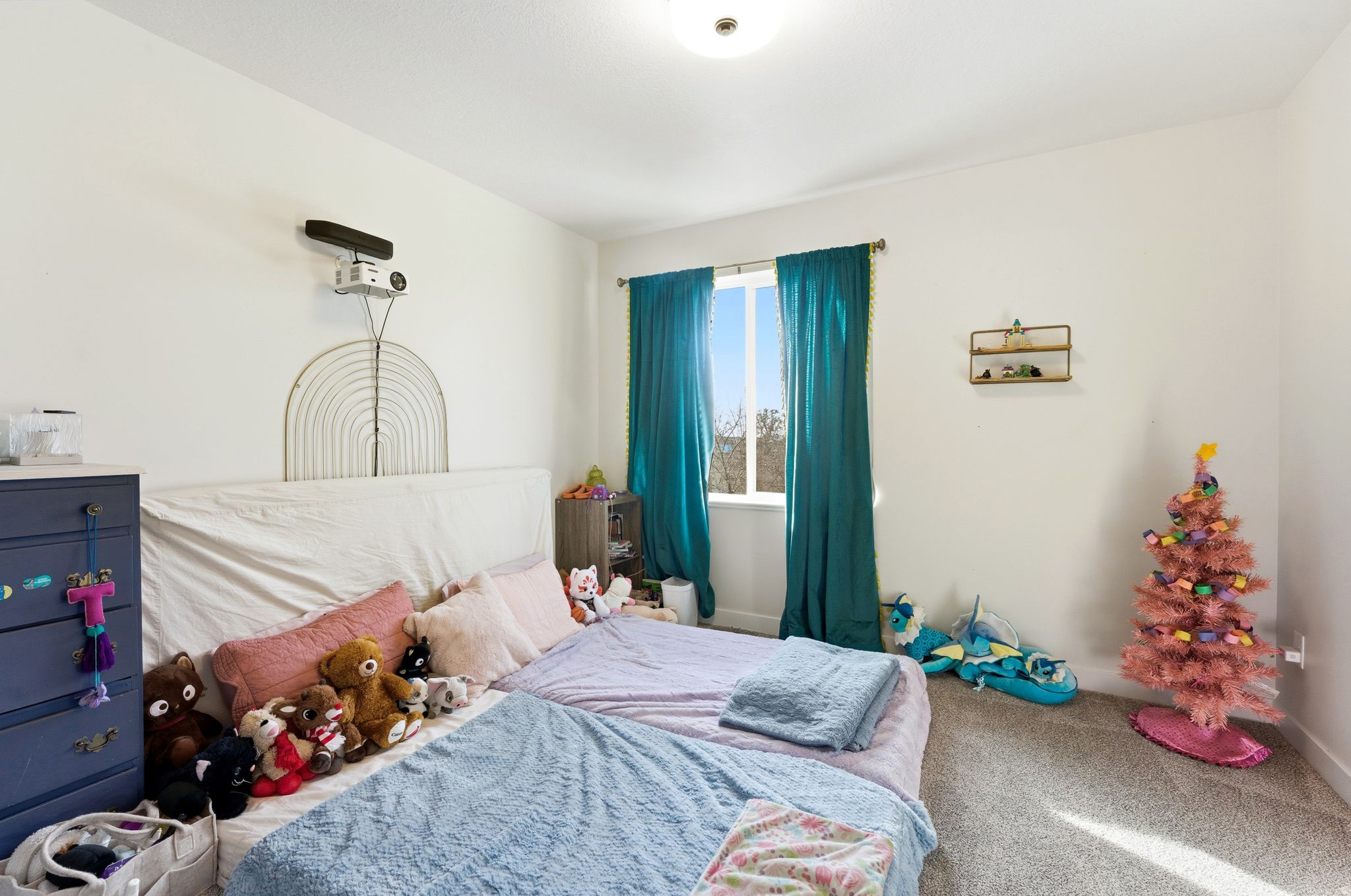 YULISA ESTATES - Residential