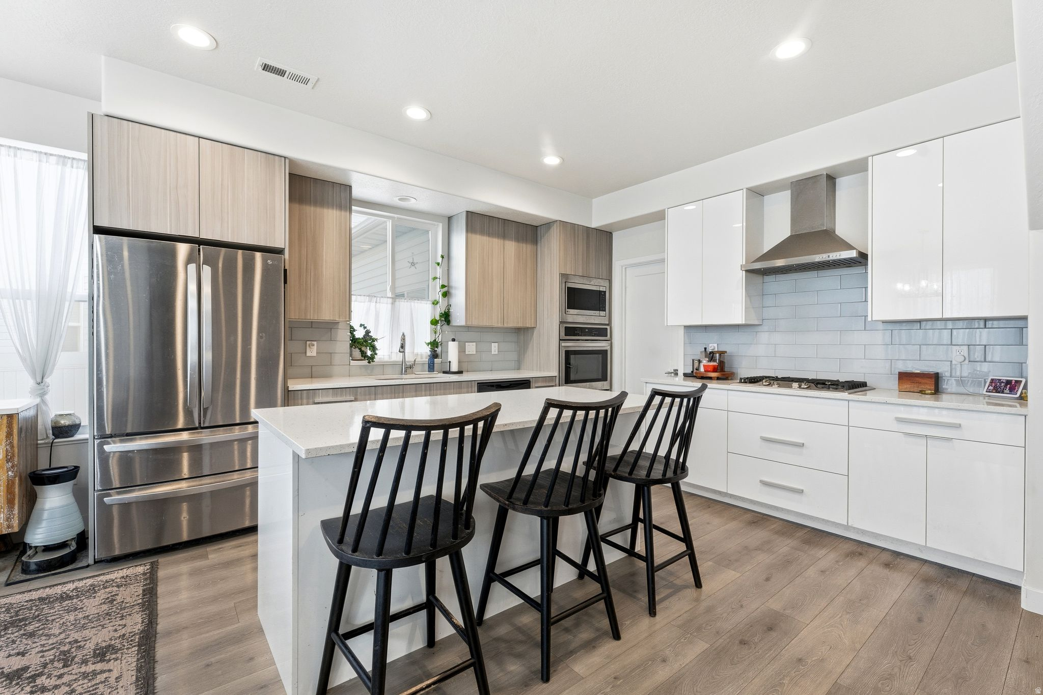YULISA ESTATES - Residential