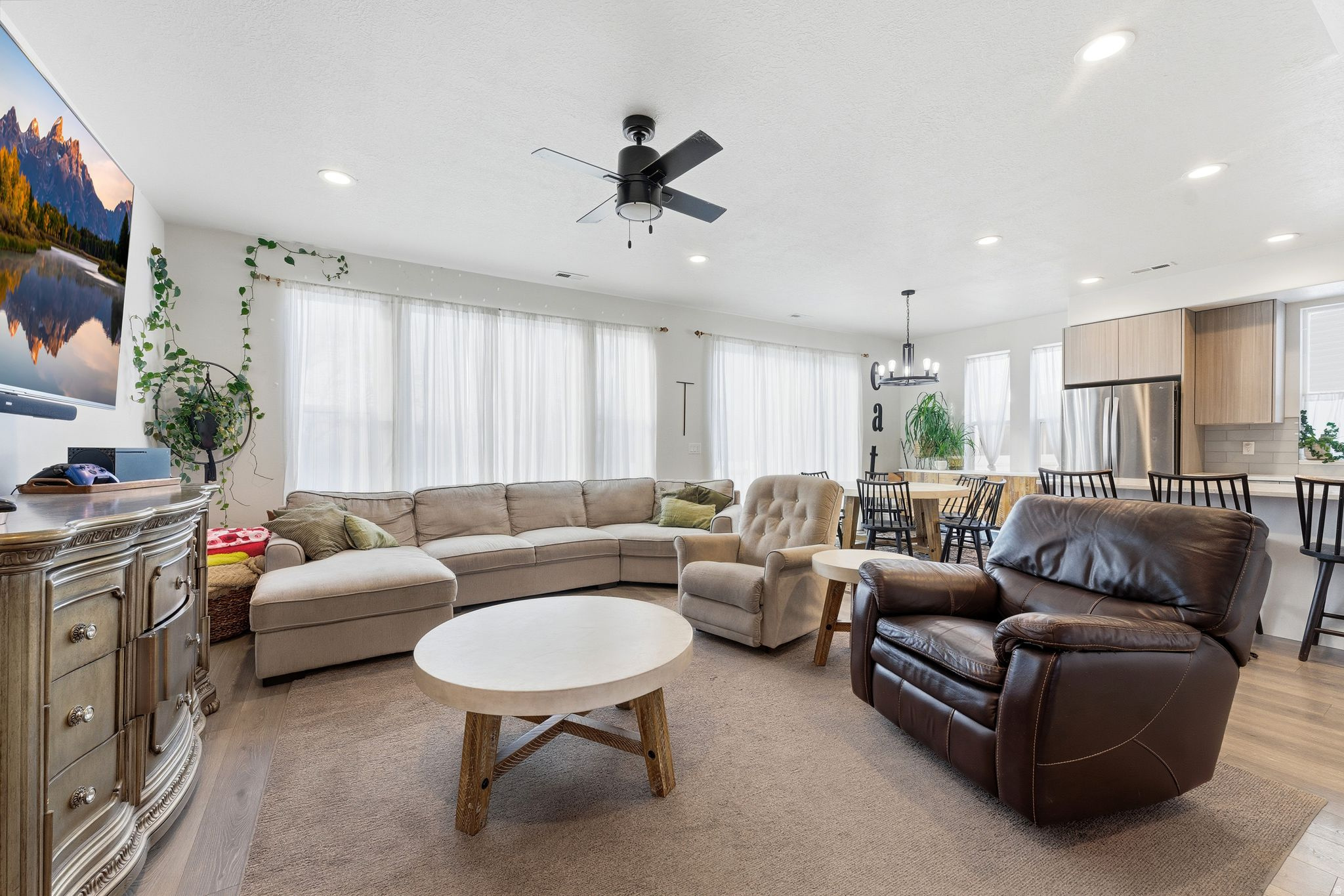 YULISA ESTATES - Residential