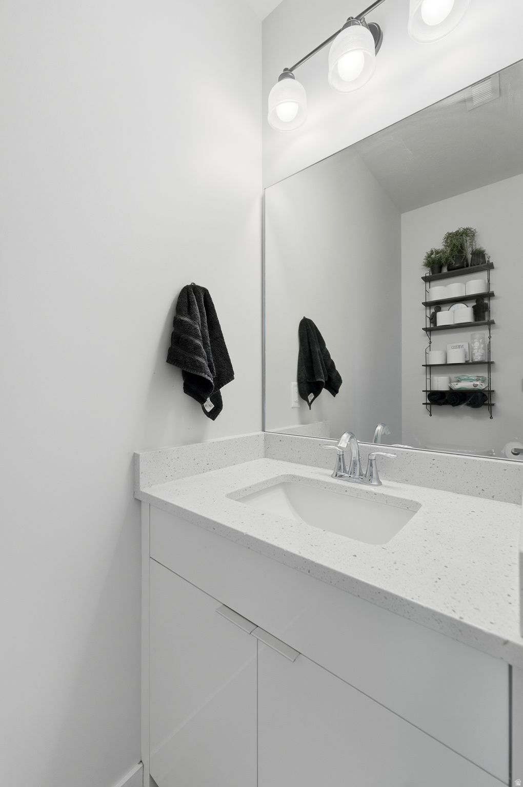 YULISA ESTATES - Residential