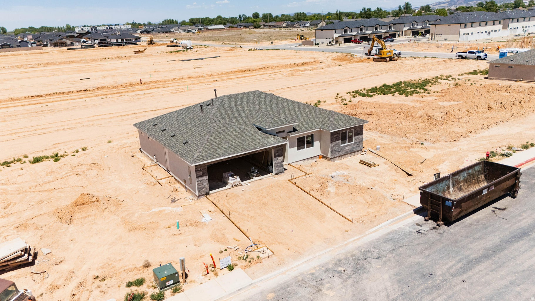 IRON WEST - Residential