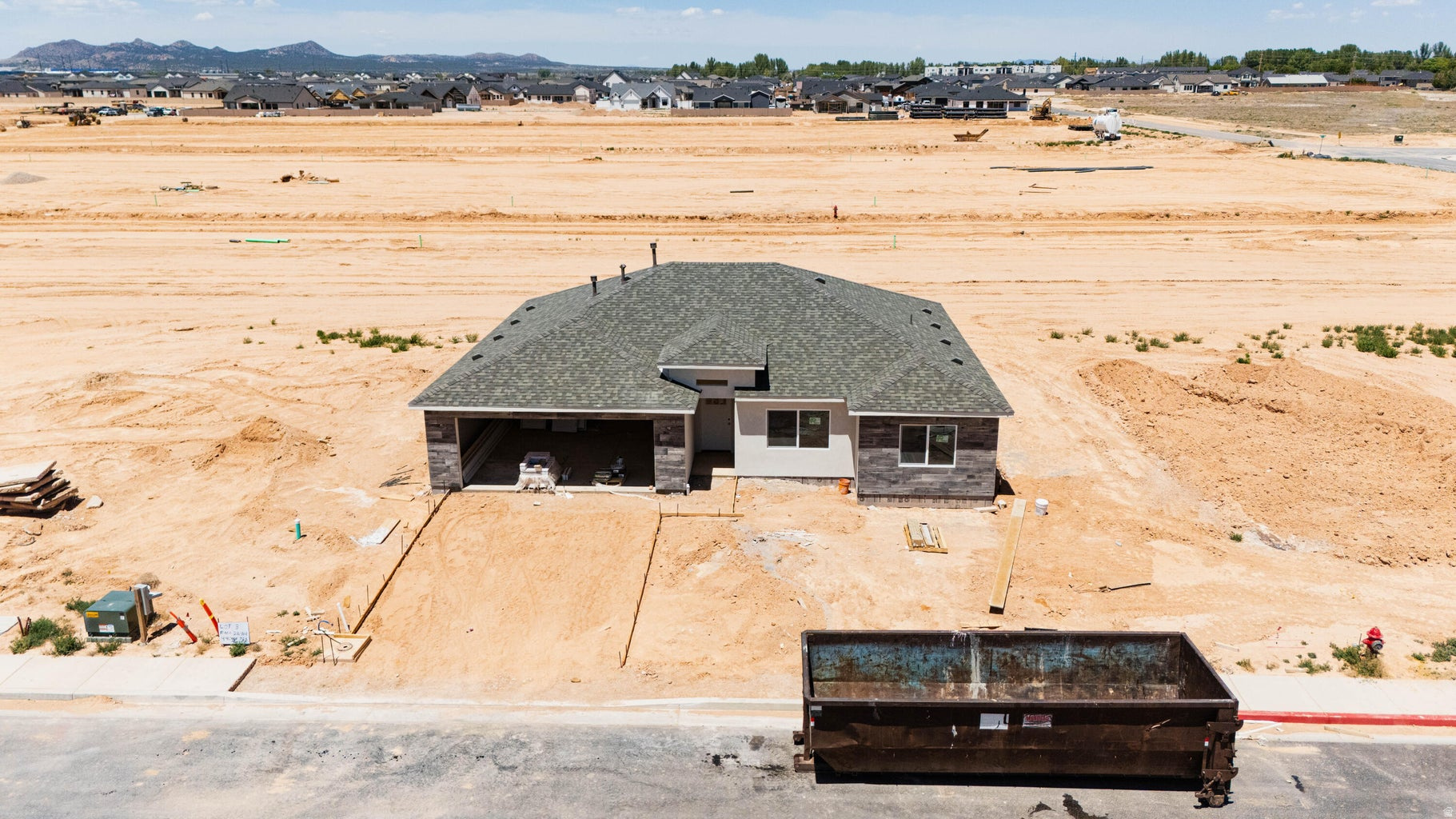 IRON WEST - Residential