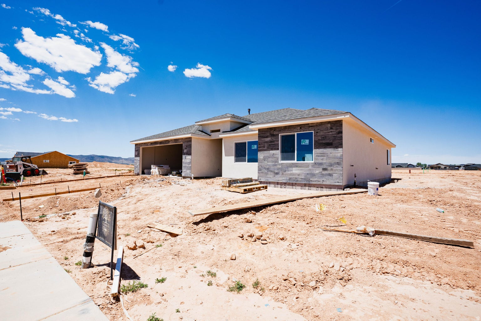 IRON WEST - Residential