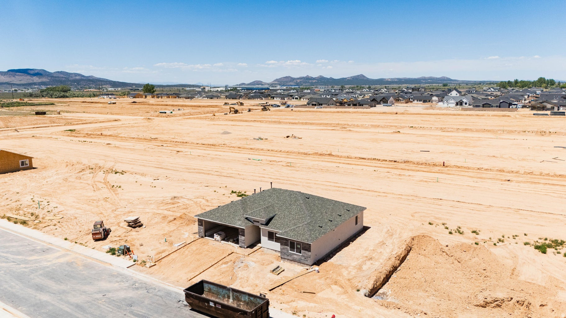 IRON WEST - Residential