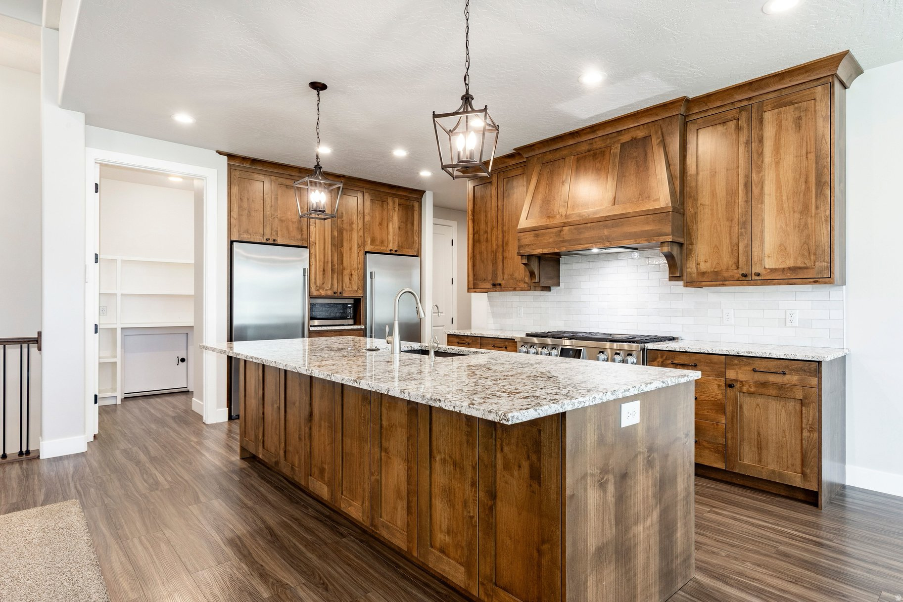 COLLEDGE FARMS - Residential