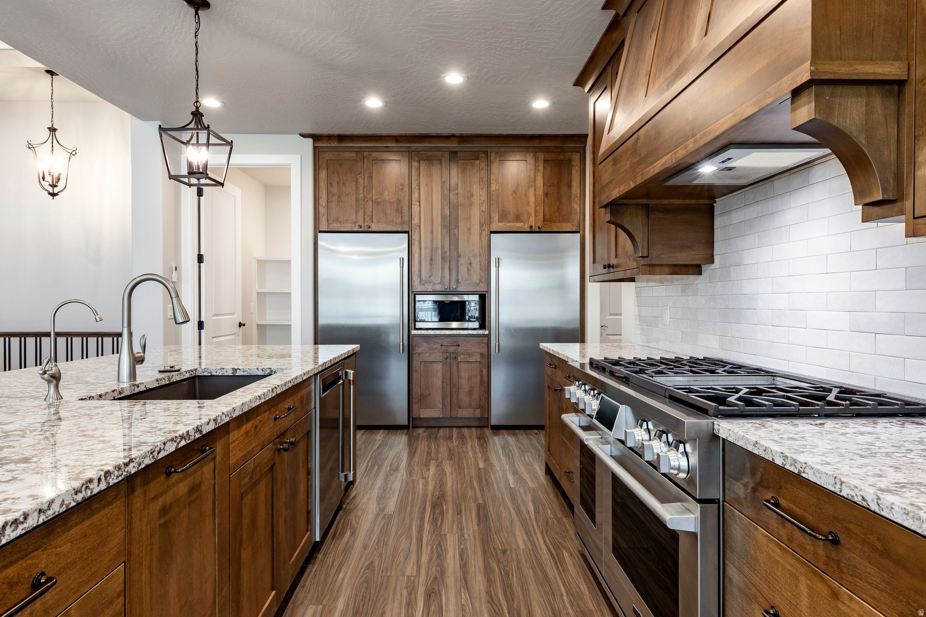 COLLEDGE FARMS - Residential