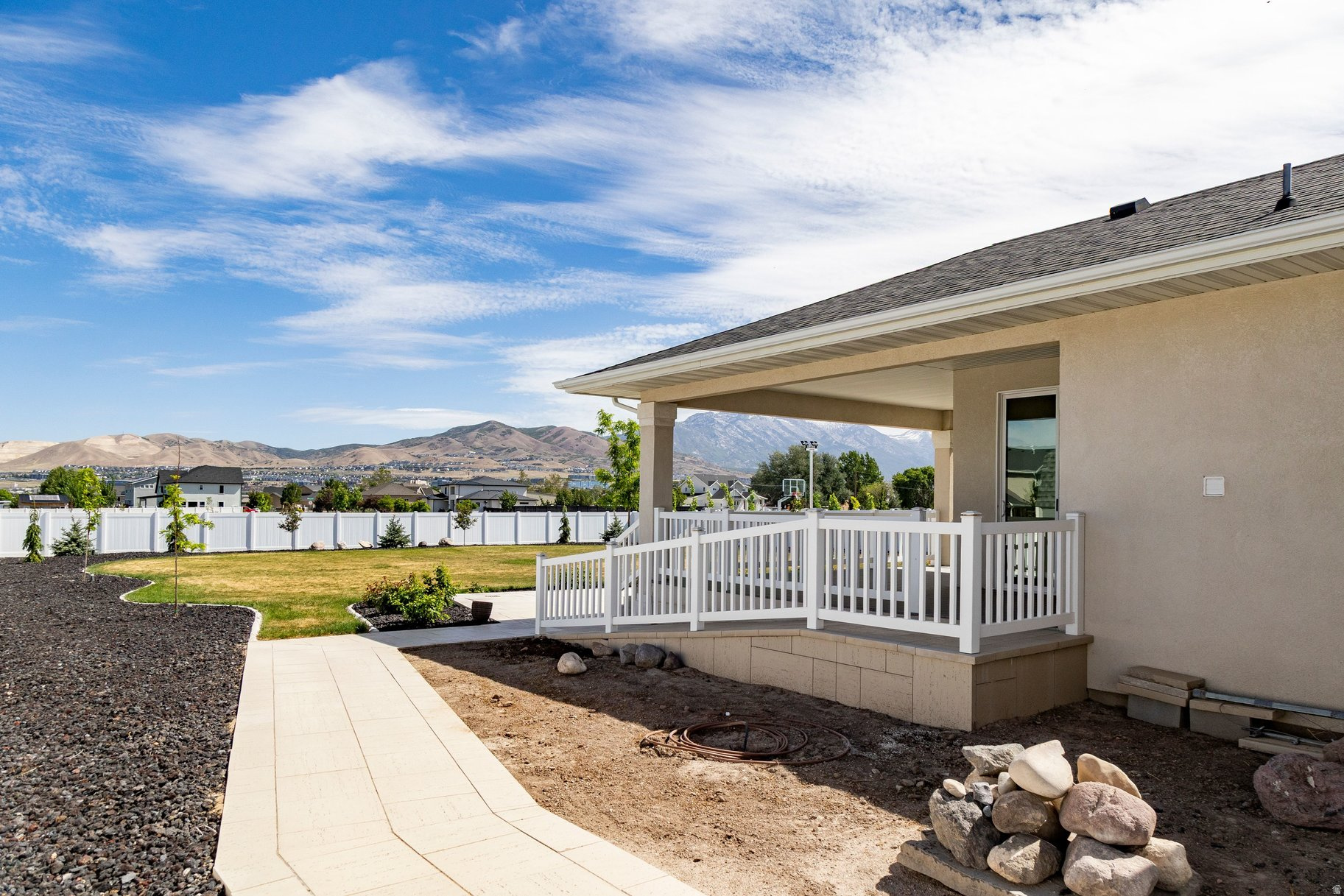COLLEDGE FARMS - Residential