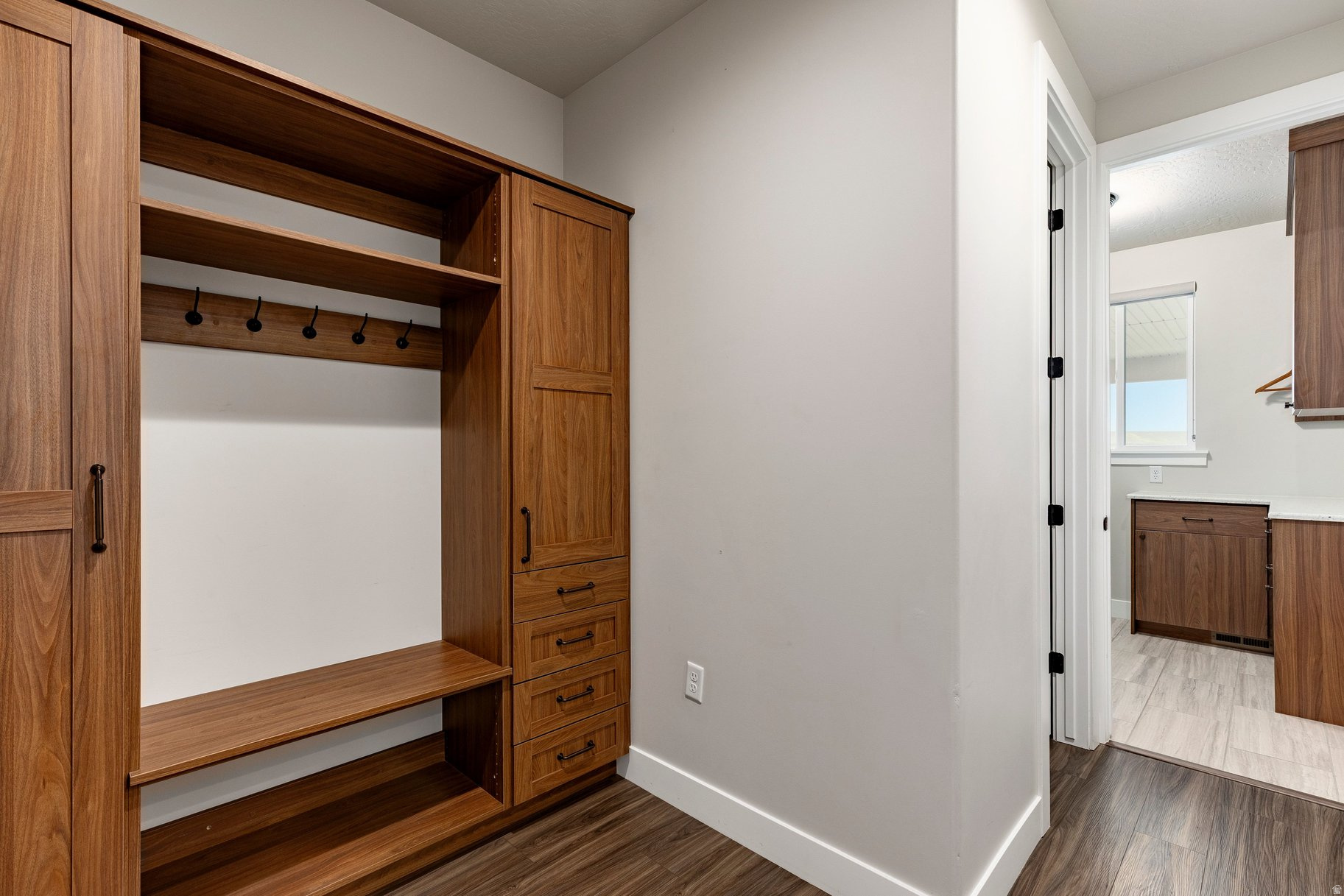 COLLEDGE FARMS - Residential