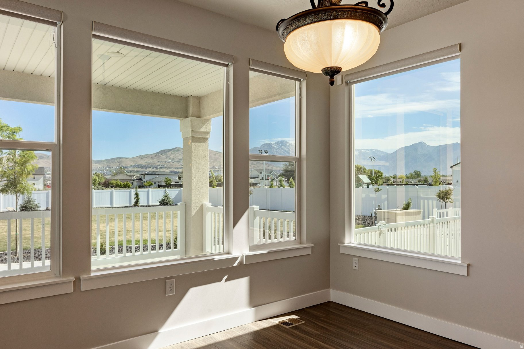 COLLEDGE FARMS - Residential