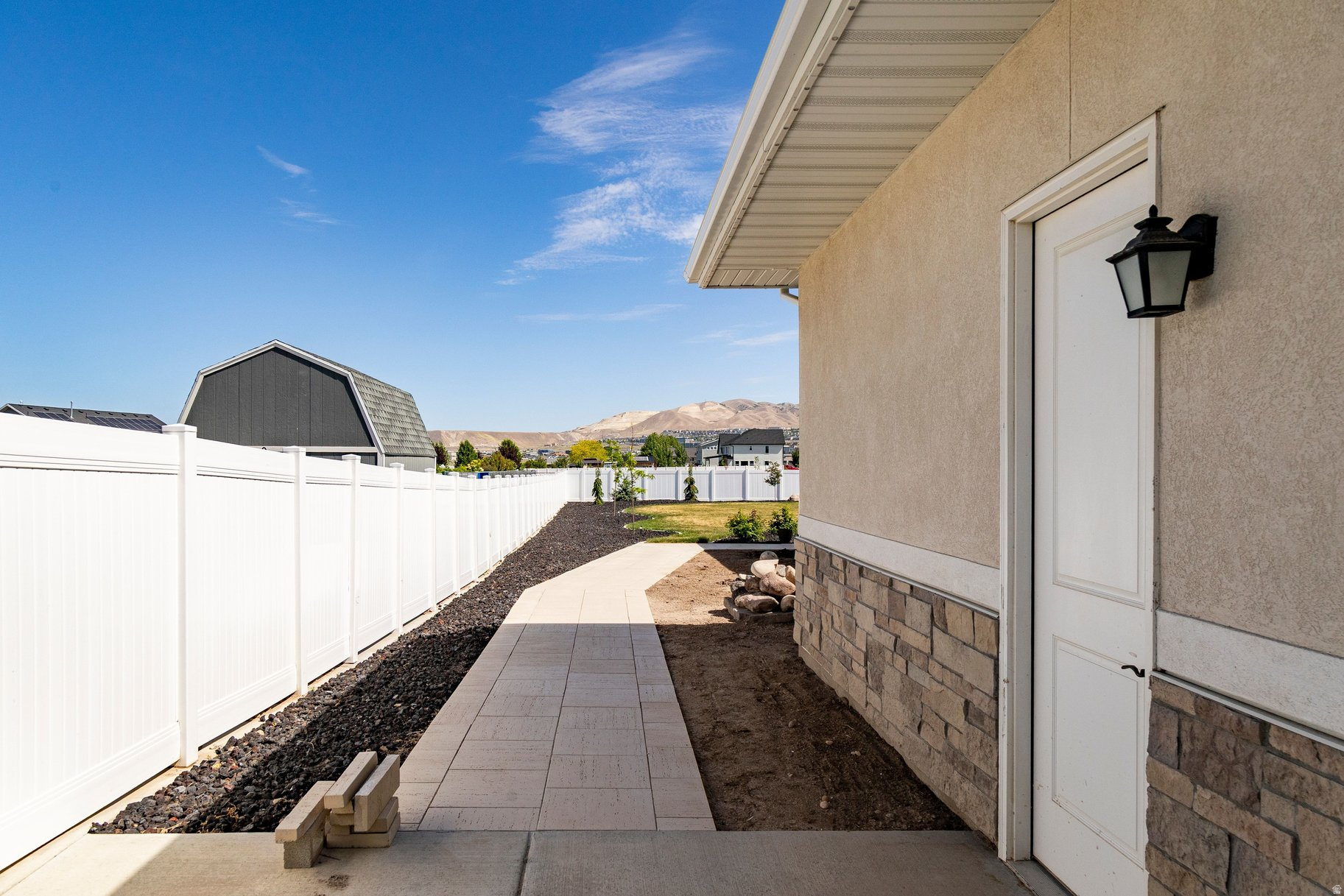 COLLEDGE FARMS - Residential