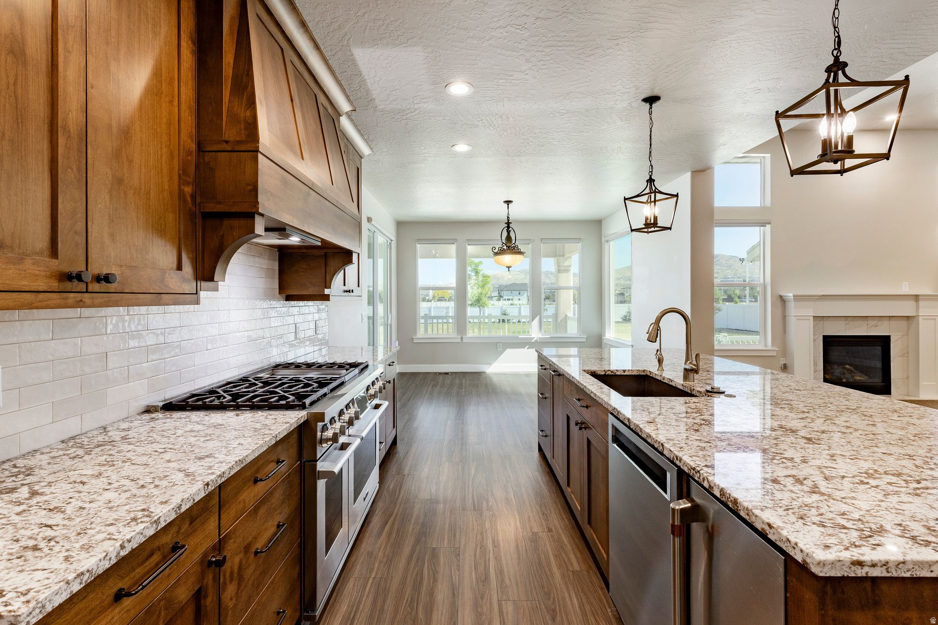 COLLEDGE FARMS - Residential