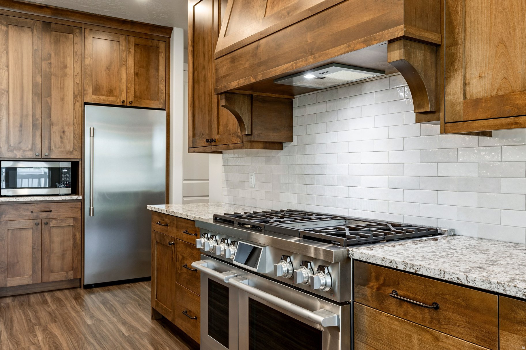 COLLEDGE FARMS - Residential