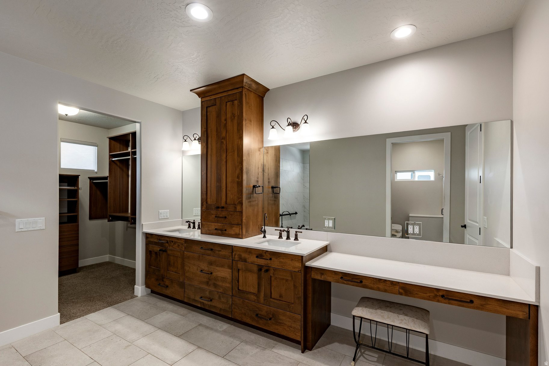 COLLEDGE FARMS - Residential